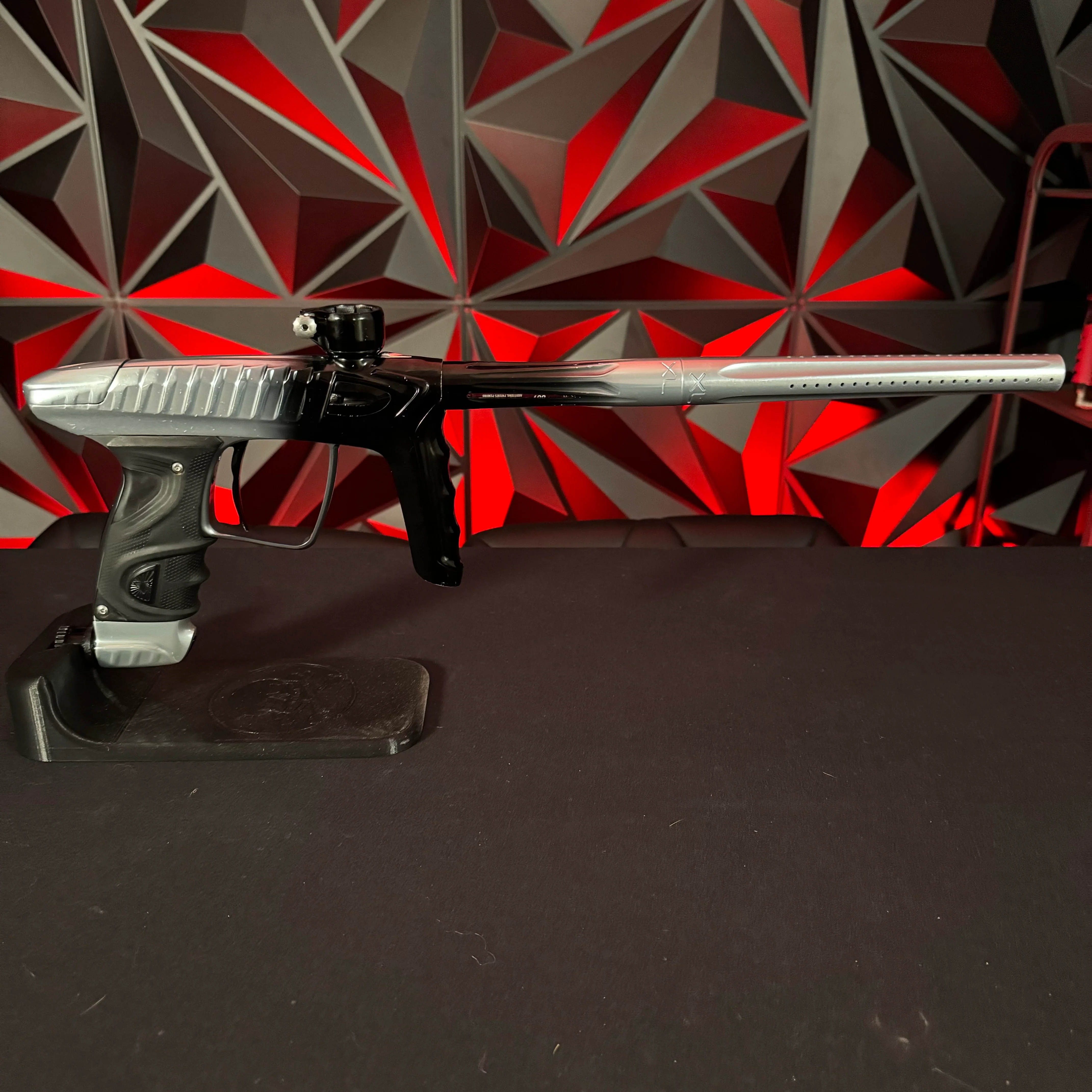 Used DLX Project TM40 Paintball Gun - Polished Silver/Black Fade - Image 6