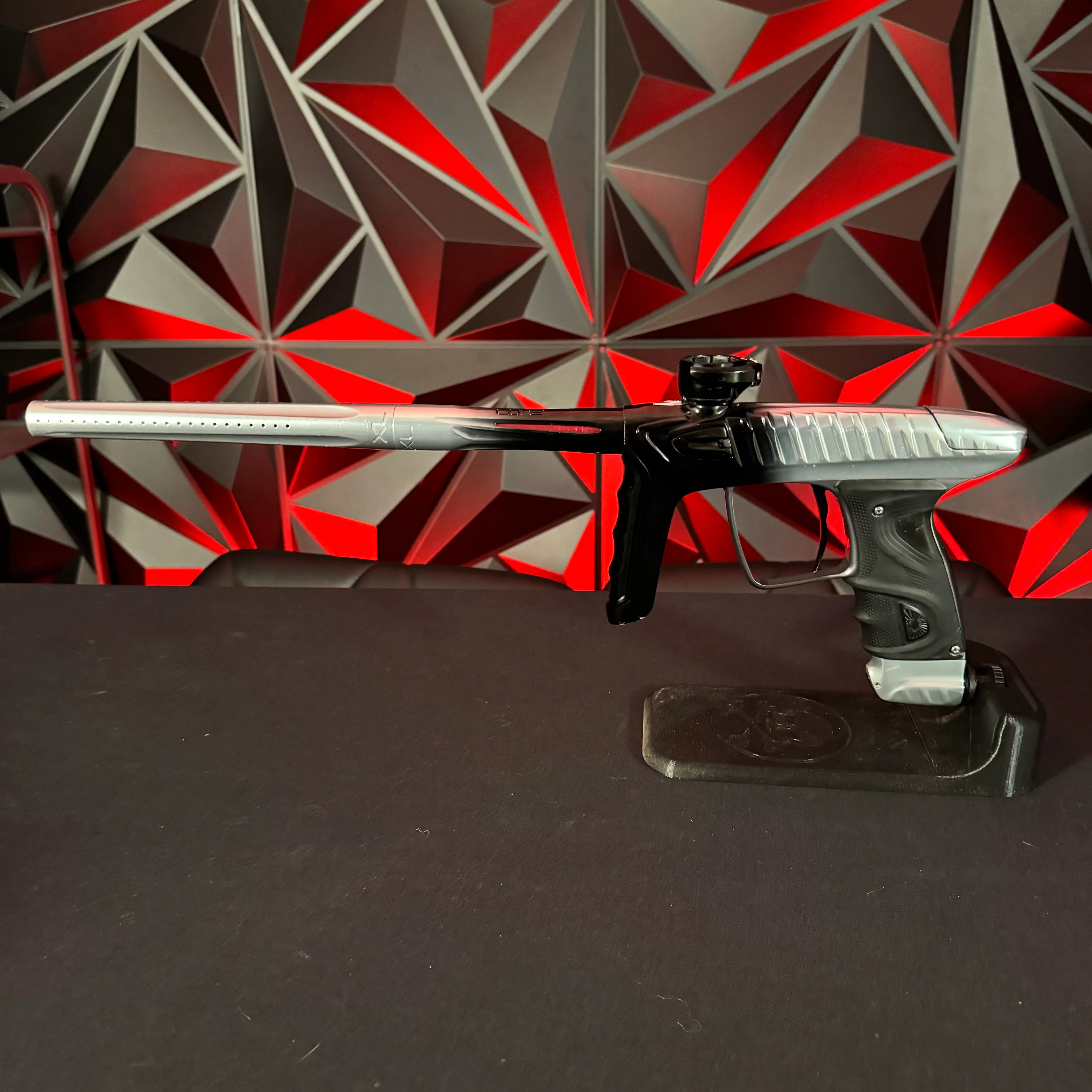Used DLX Project TM40 Paintball Gun - Polished Silver/Black Fade - Image 7