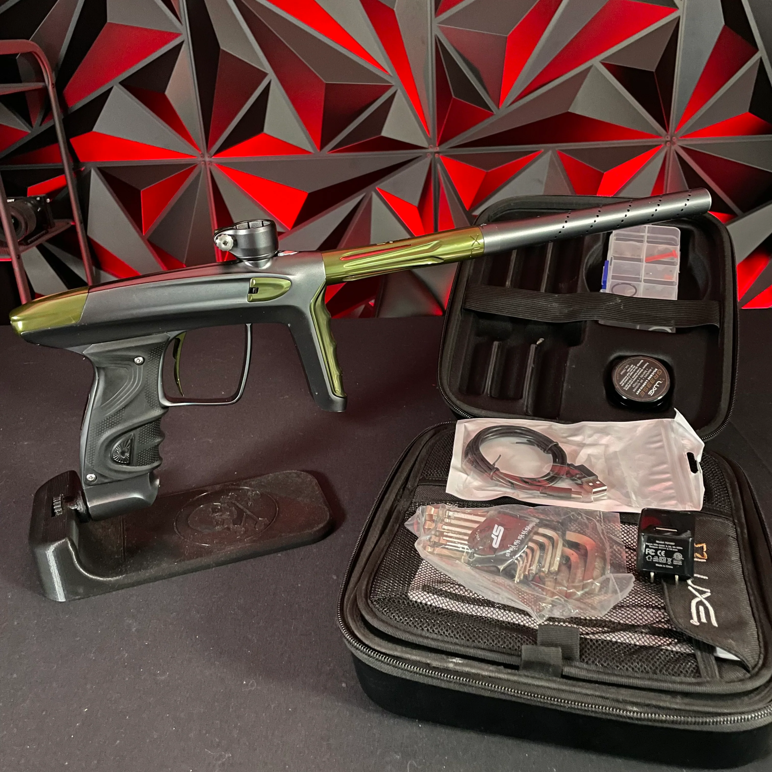 Used DLX TM40 Paintball Gun - Dust Pewter/Polished Olive - Image 7