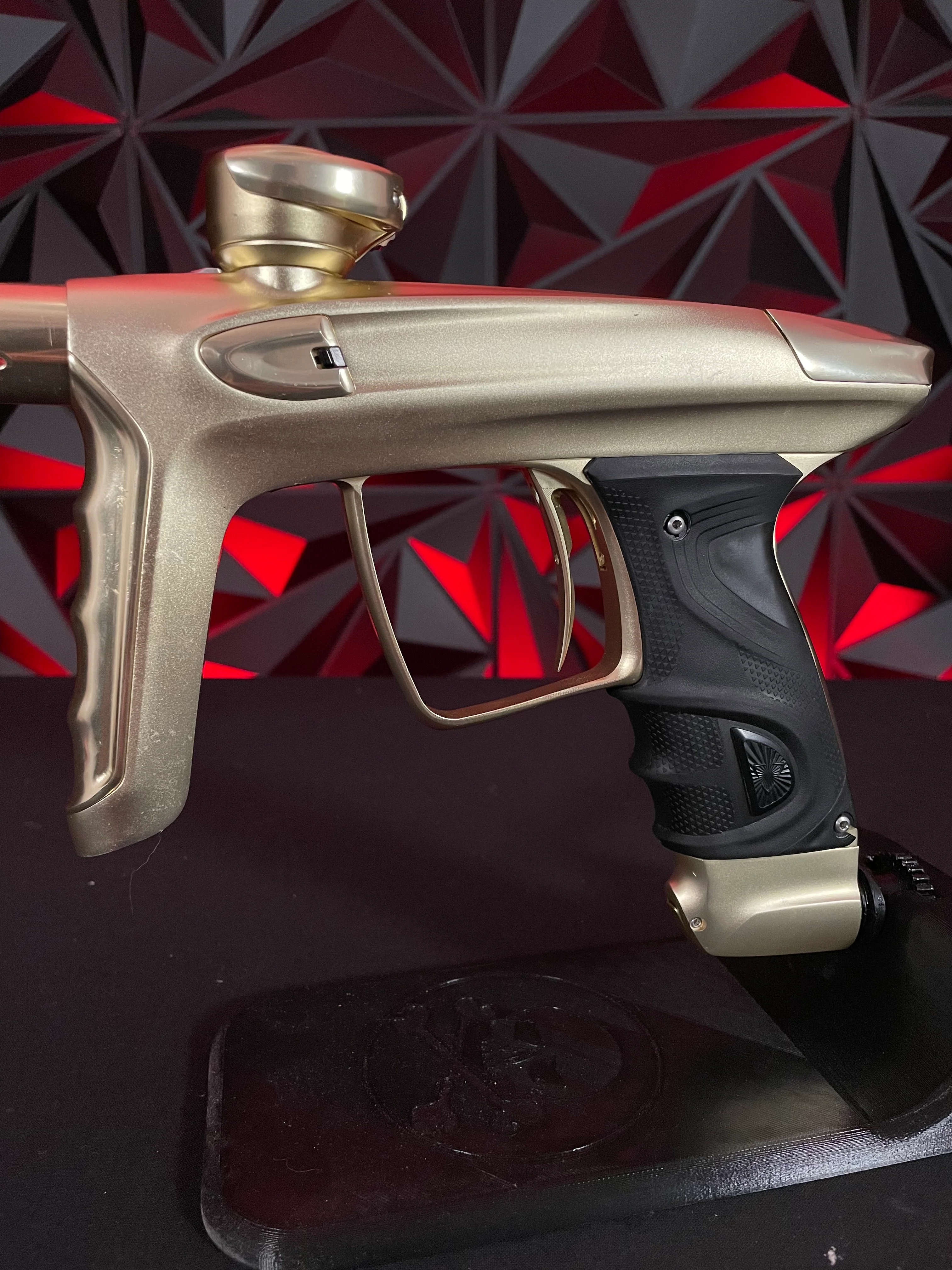 Used DLX TM40 Paintball Gun - Dust Gold/Polished Gold - Image 4