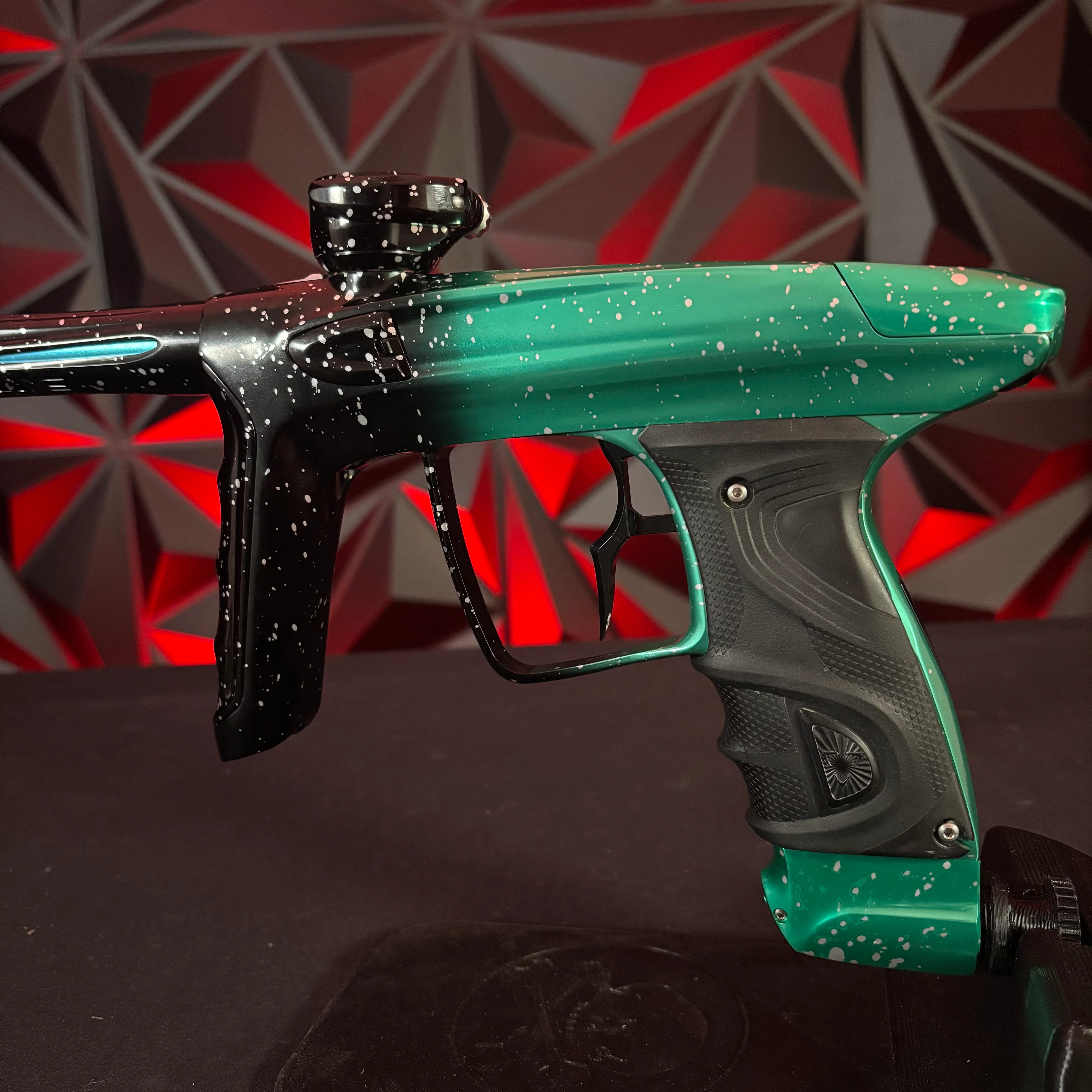 Used DLX TM40 Paintball Gun - LE Black/Seafoam Silver Speckle - Image 3