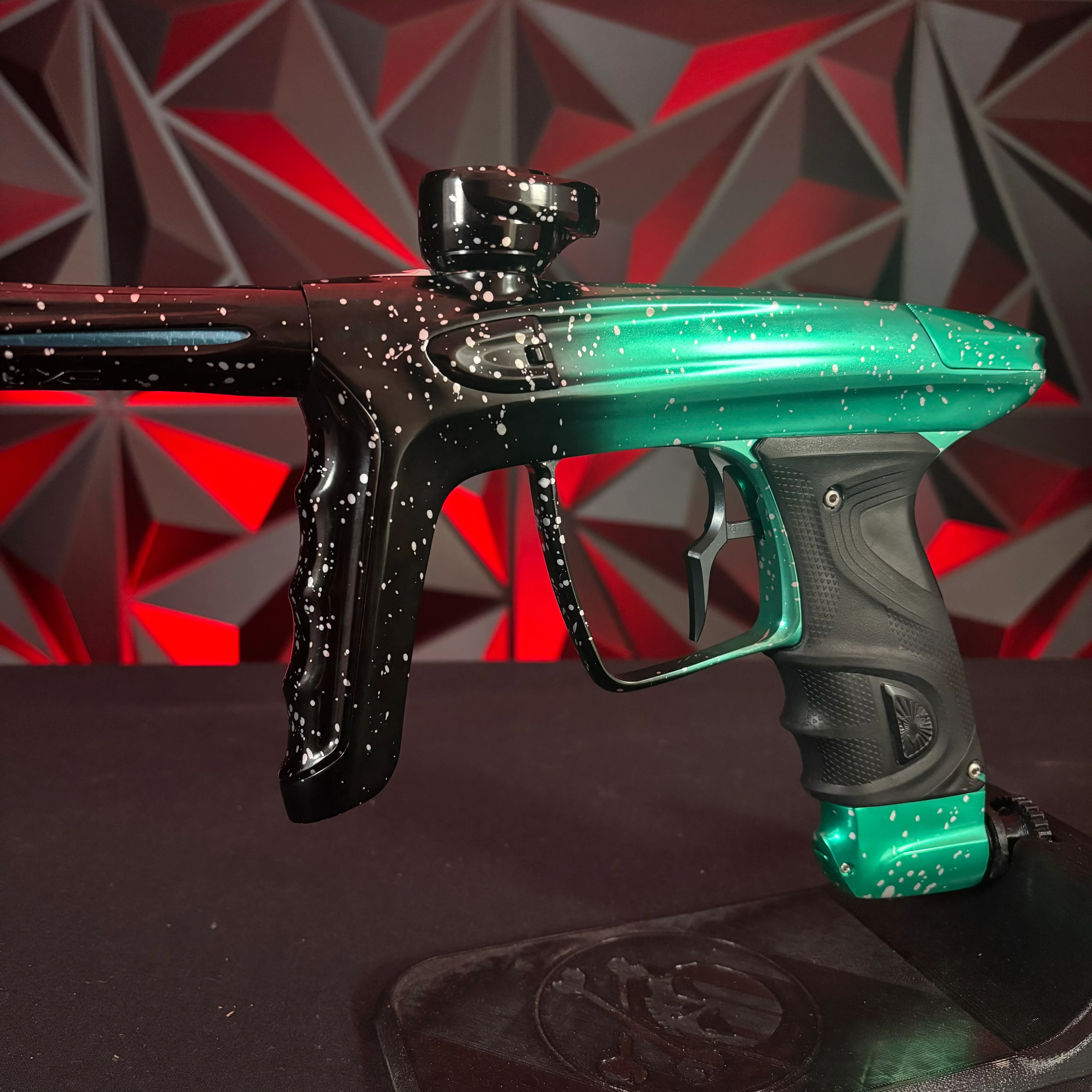 Used DLX TM40 Paintball Gun - LE Black/Seafoam Silver Speckle - Image 5
