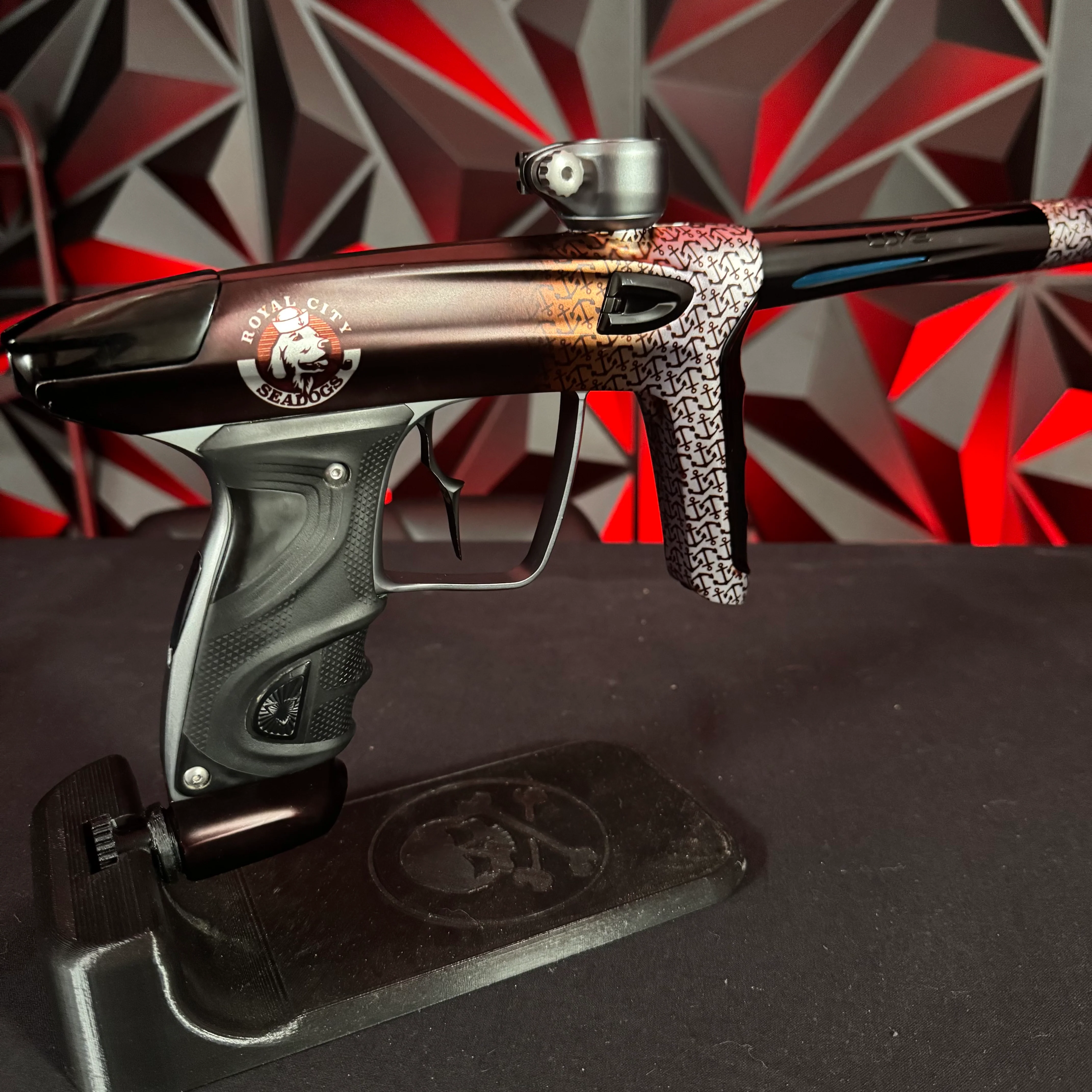 Used DLX TM40 Paintball Gun - LE RC Seadogs - Image 4