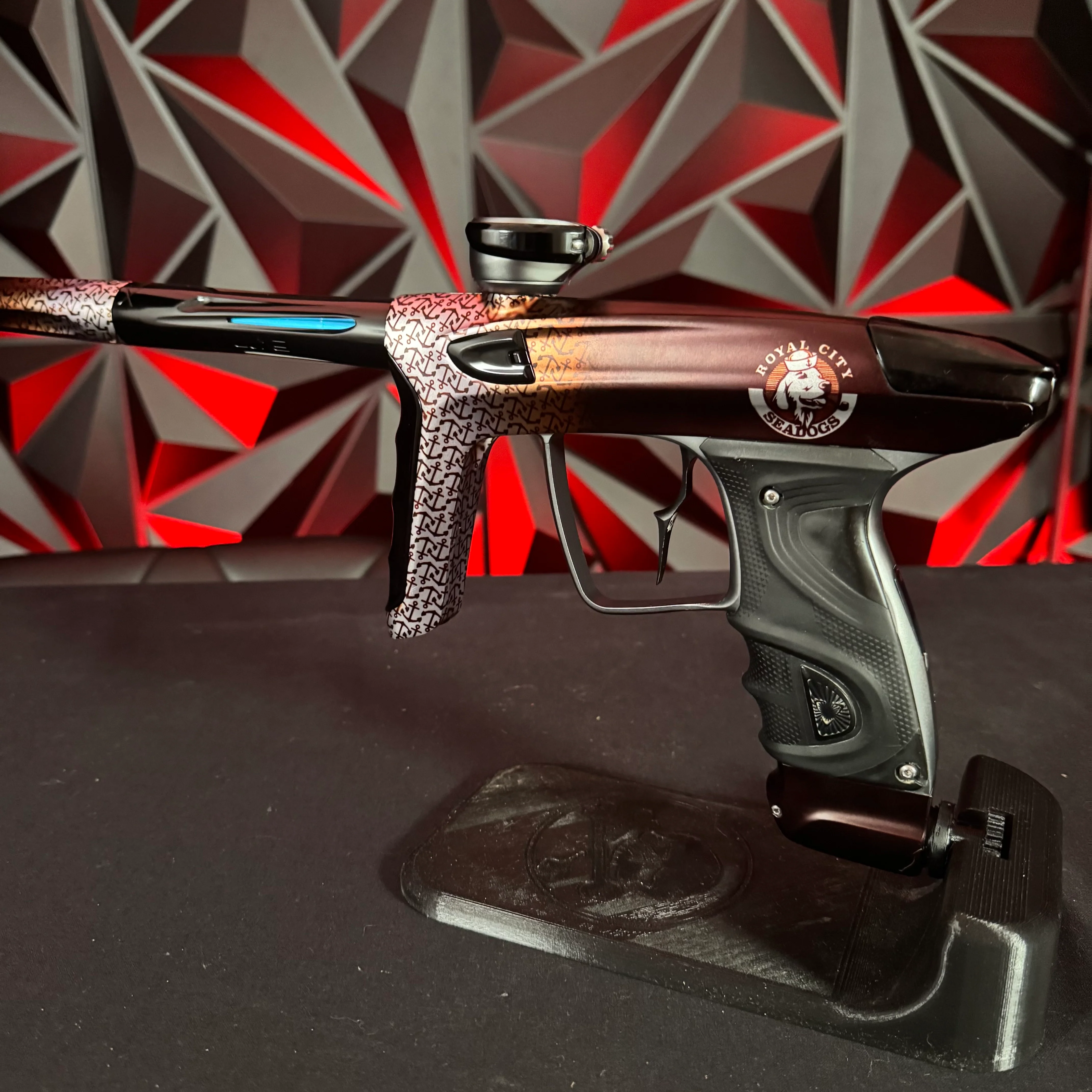 Used DLX TM40 Paintball Gun - LE RC Seadogs - Image 6