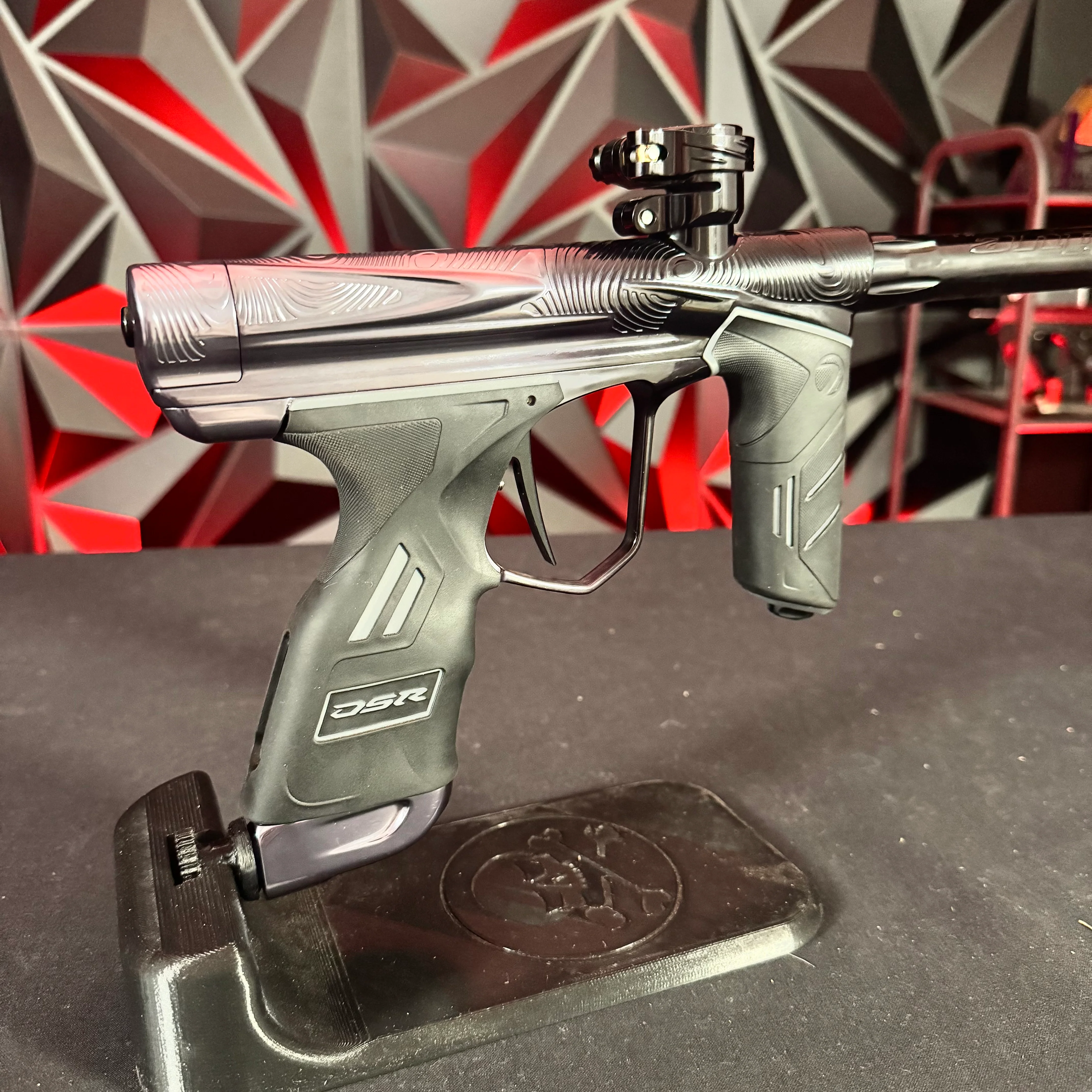 Used Dye Dark Pipe V2  DSR+ Paintball Gun - Polished Grey/ Black Fade - Image 2