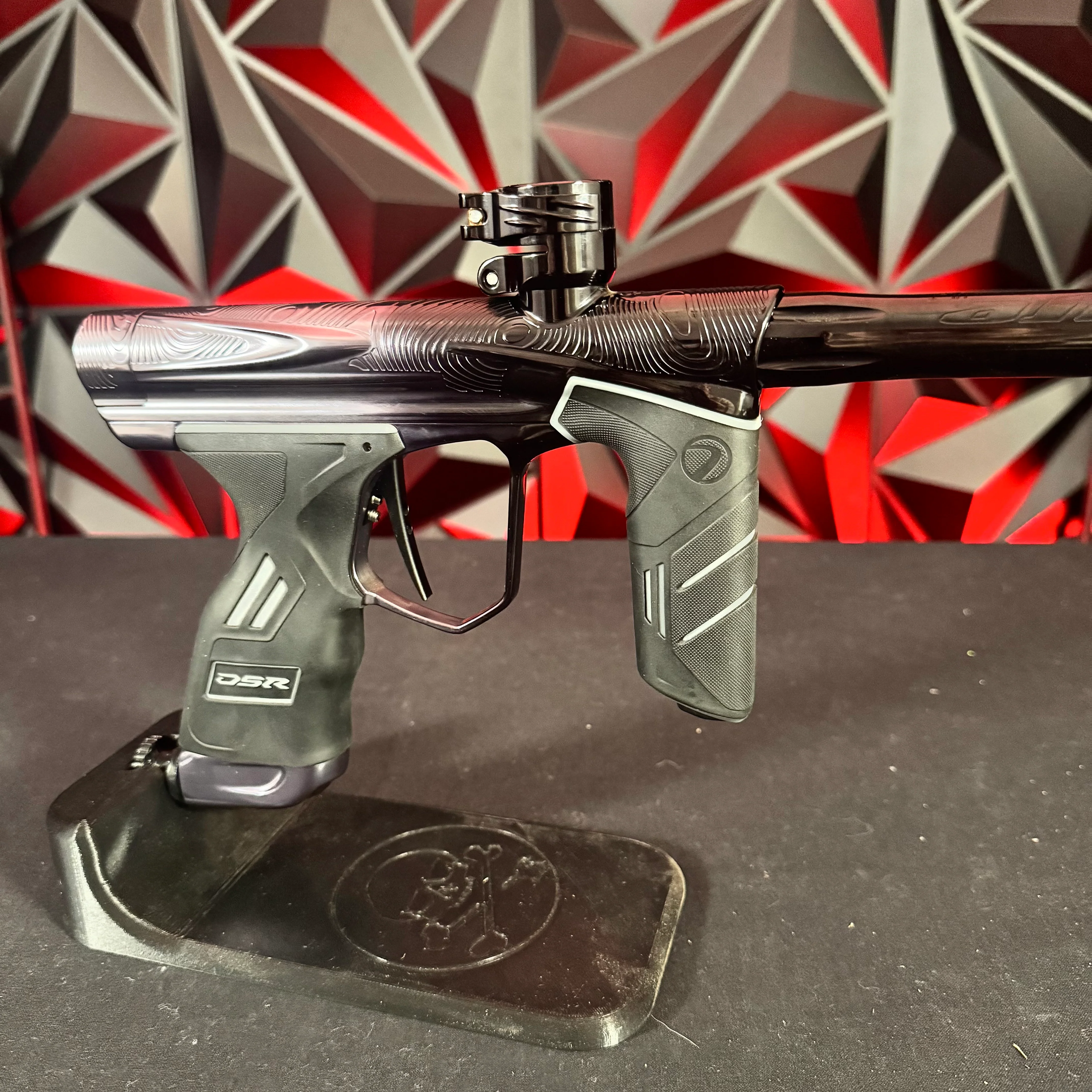 Used Dye Dark Pipe V2  DSR+ Paintball Gun - Polished Grey/ Black Fade - Image 4