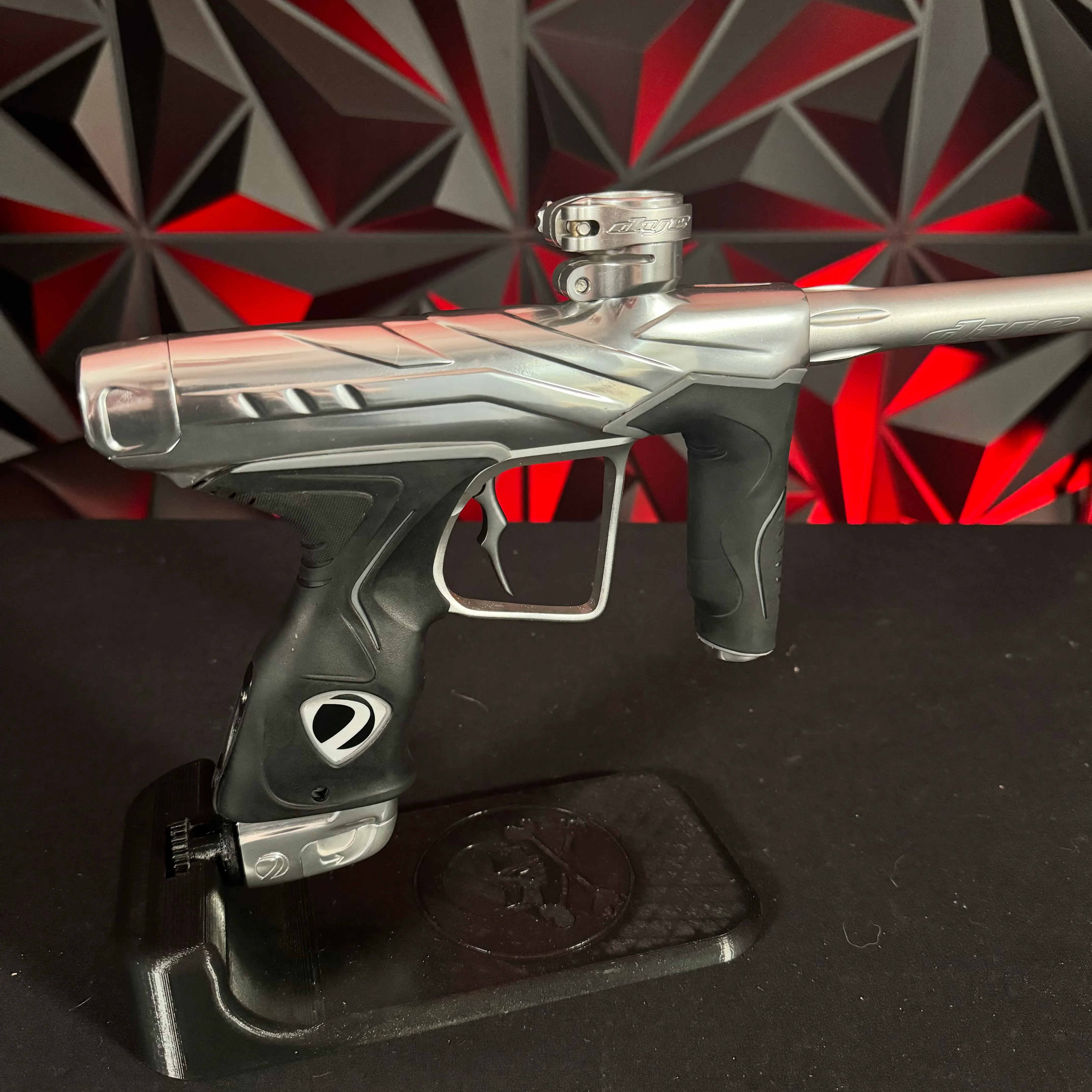 Used Dye DLS Paintball Gun - White Water w/Upgraded V2 Bolt - Image 2