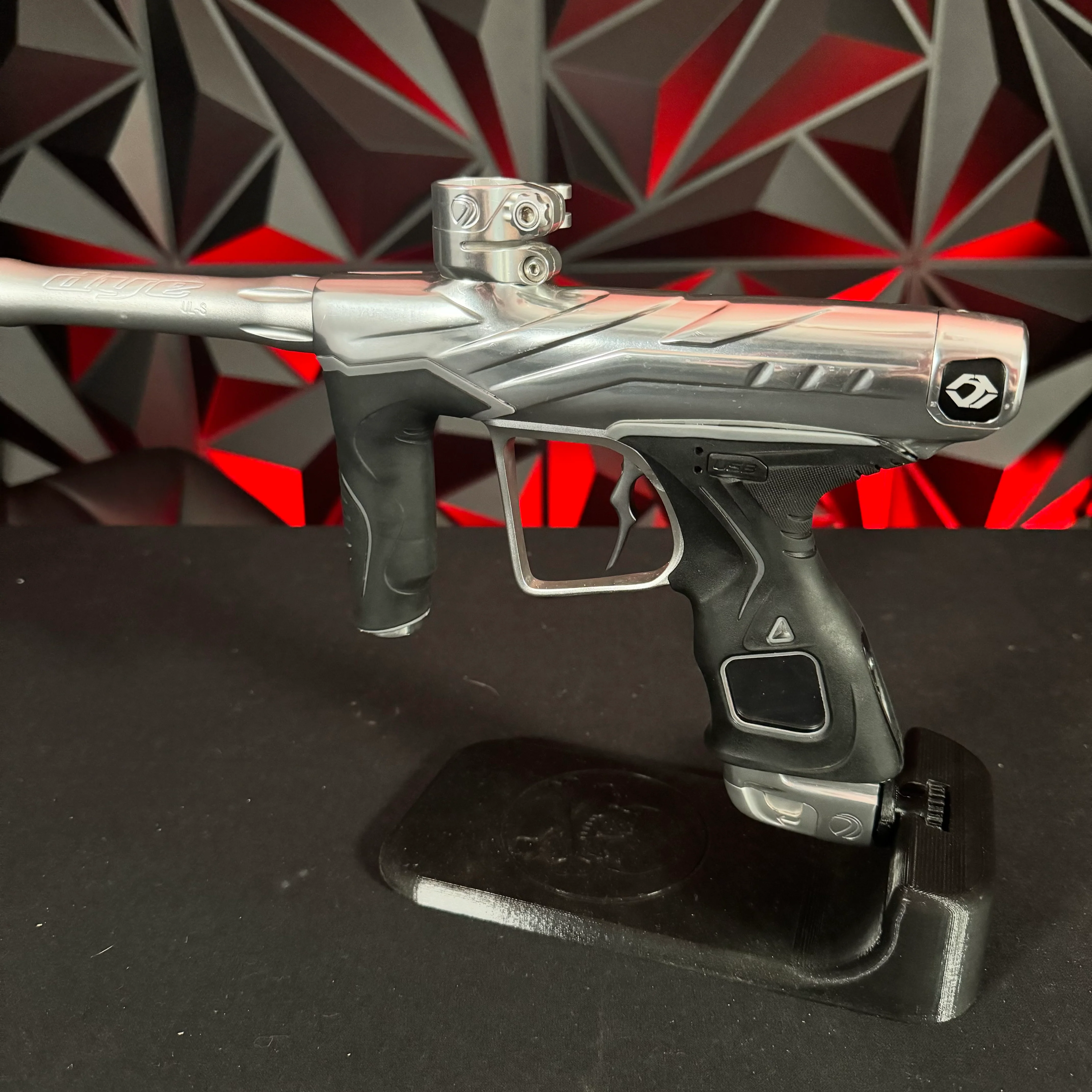 Used Dye DLS Paintball Gun - White Water w/Upgraded V2 Bolt - Image 3