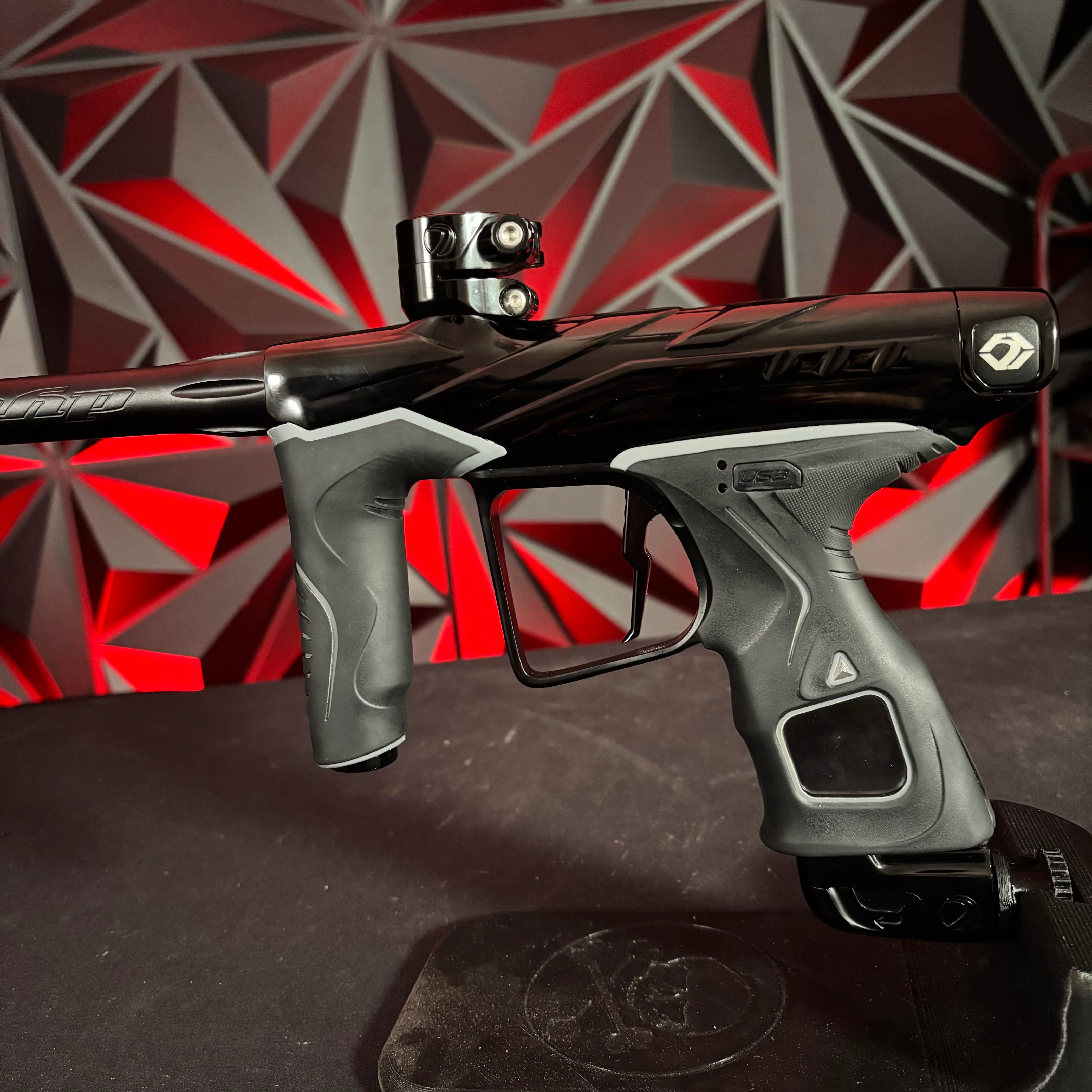 Used Dye DLS Paintball Marker - Darkness (V2 Upgrades) - Image 3