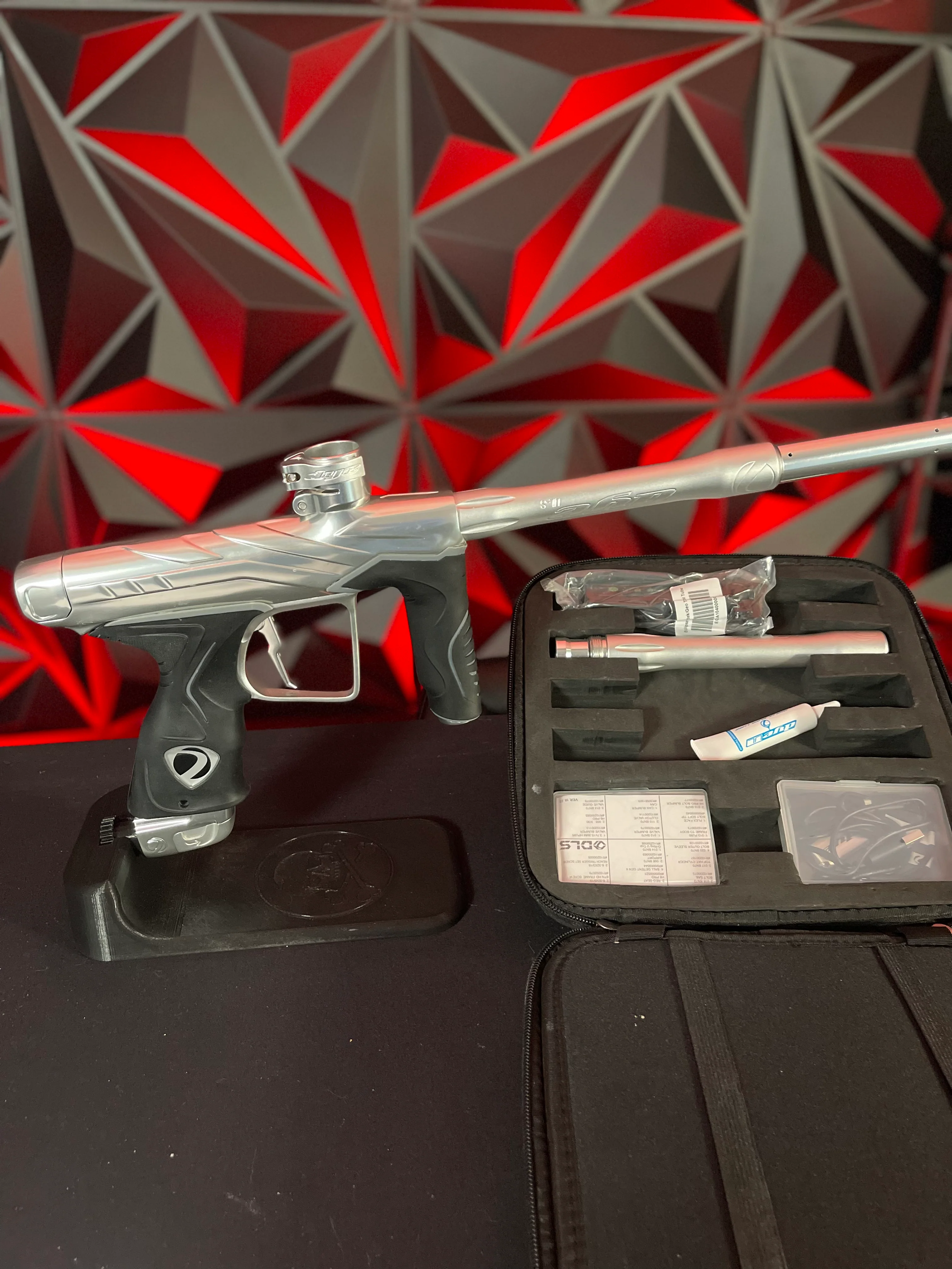 Used Dye DLS Paintball Marker - White Water - Image 7