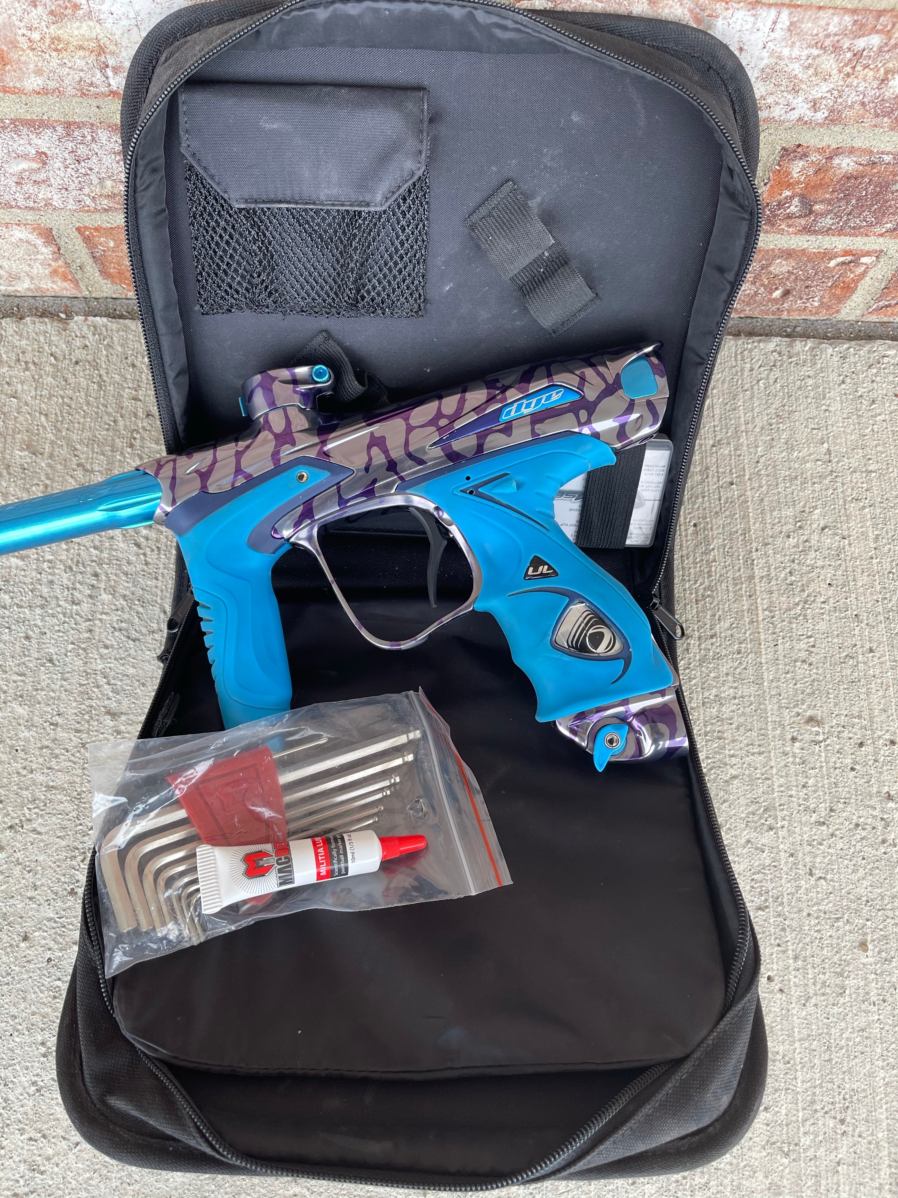 Used Dye DM15 Paintball Marker - Skinned Navy - Image 5