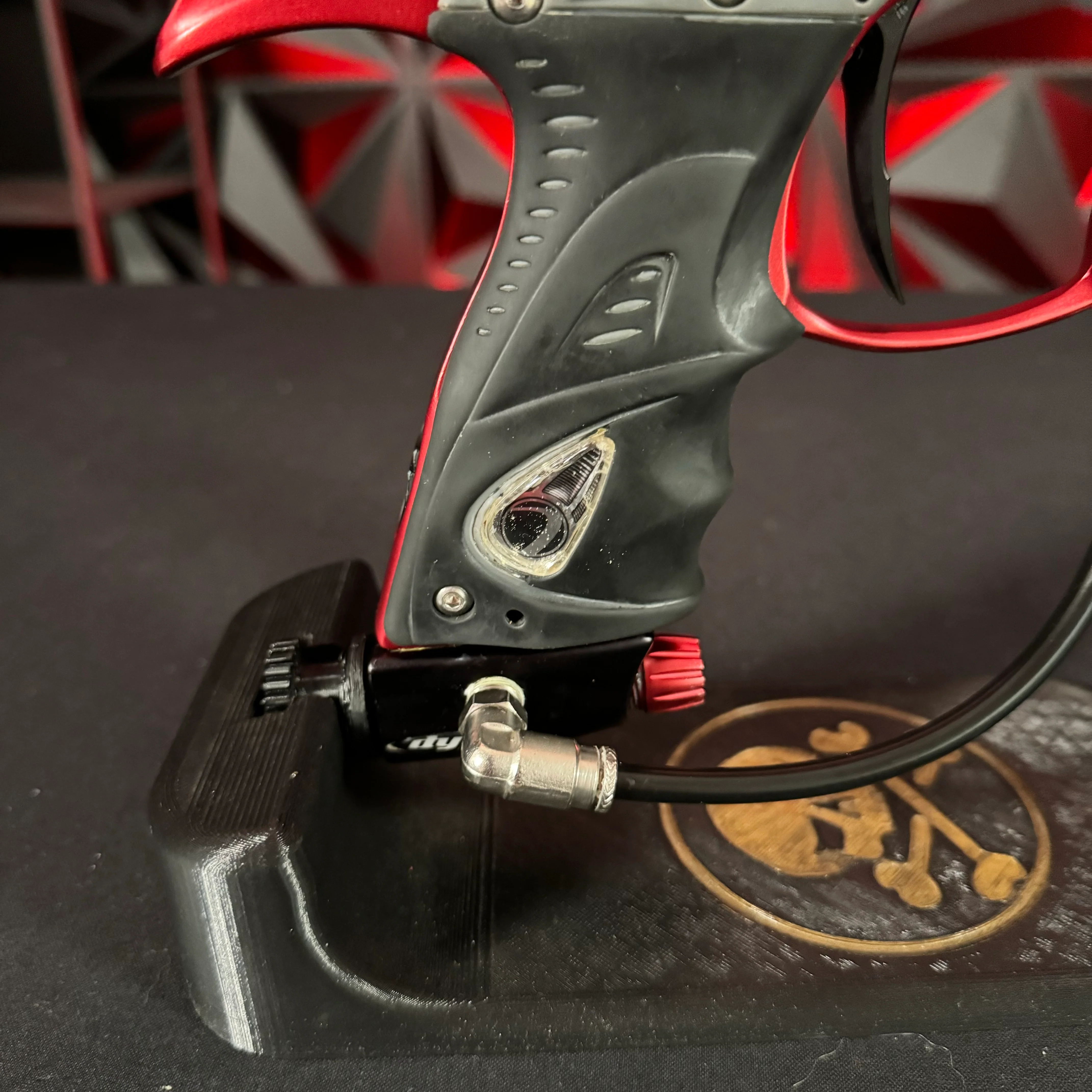 Used Dye DM9 Paintball Gun - Black/Red - Image 10