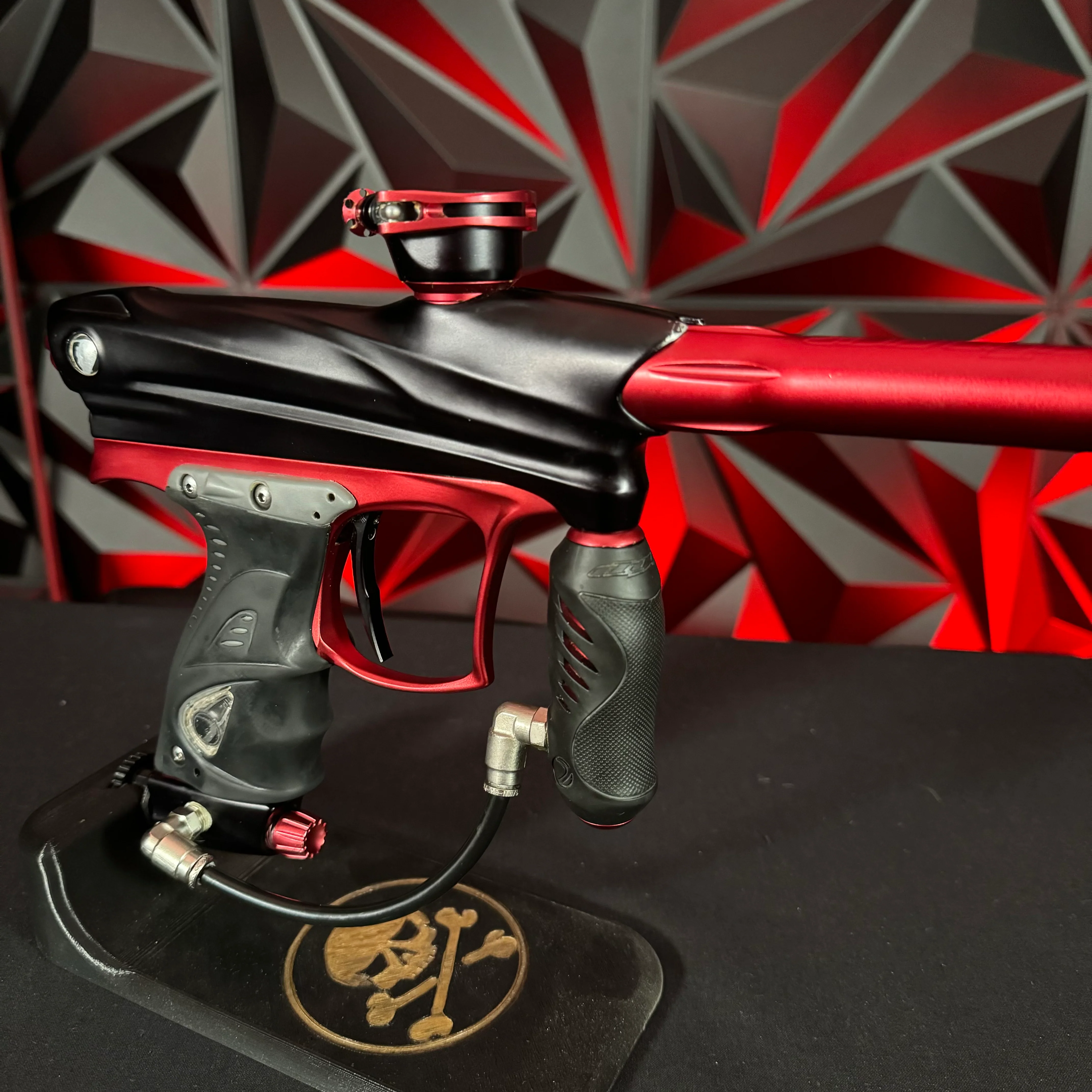 Used Dye DM9 Paintball Gun - Black/Red - Image 3