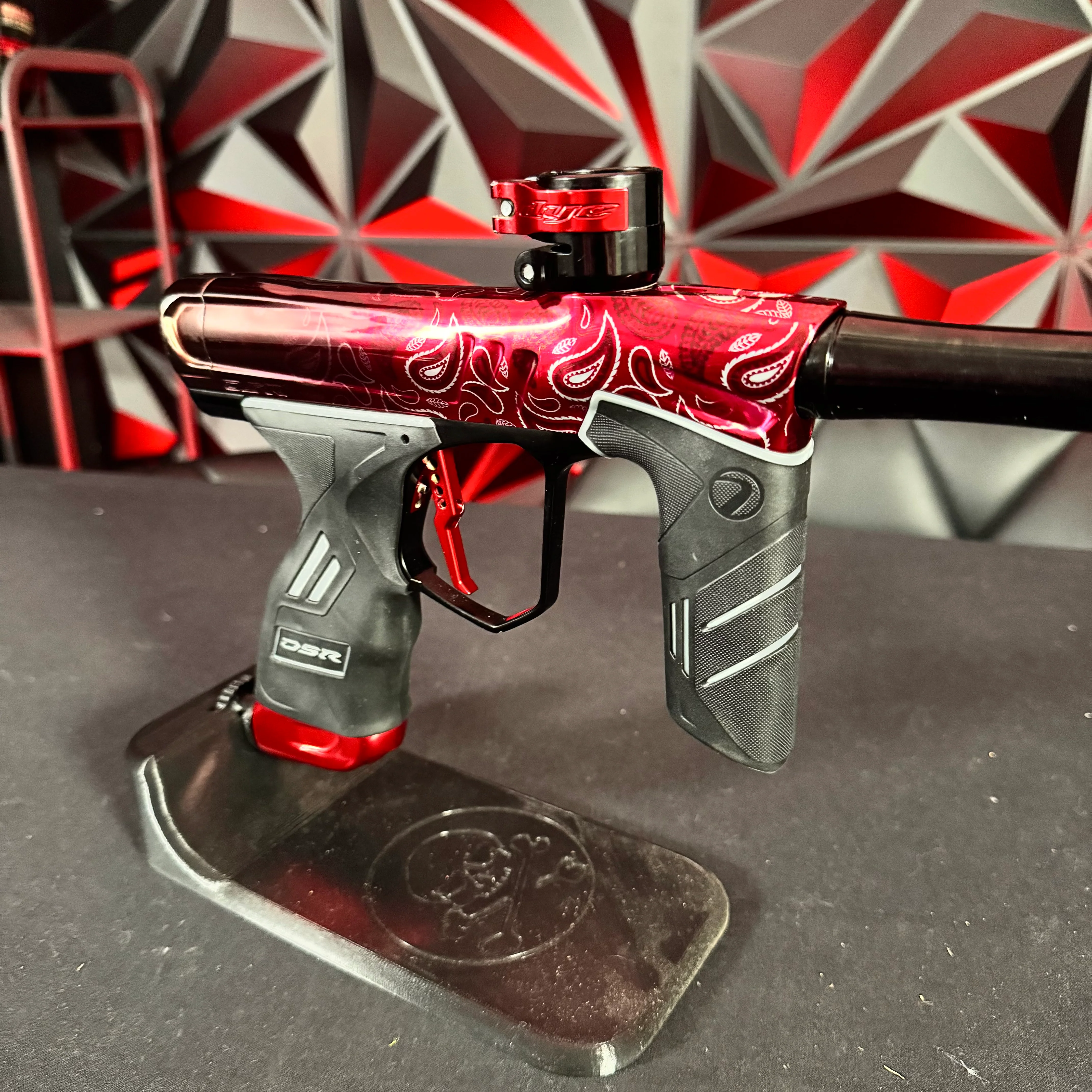 Used Dye DSR+ Paintball Gun - PGA Red Bandana - Image 4
