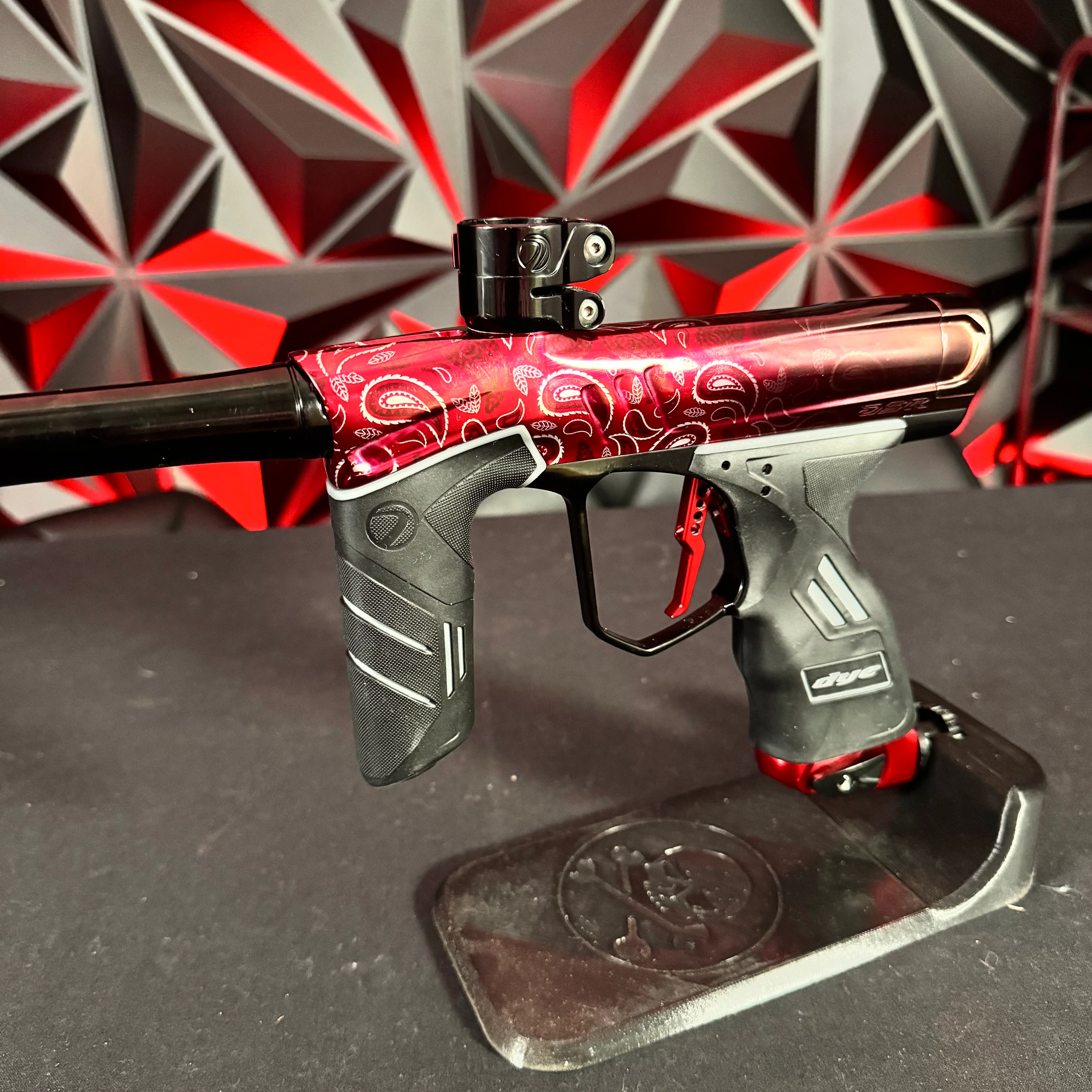 Used Dye DSR+ Paintball Gun - PGA Red Bandana - Image 5