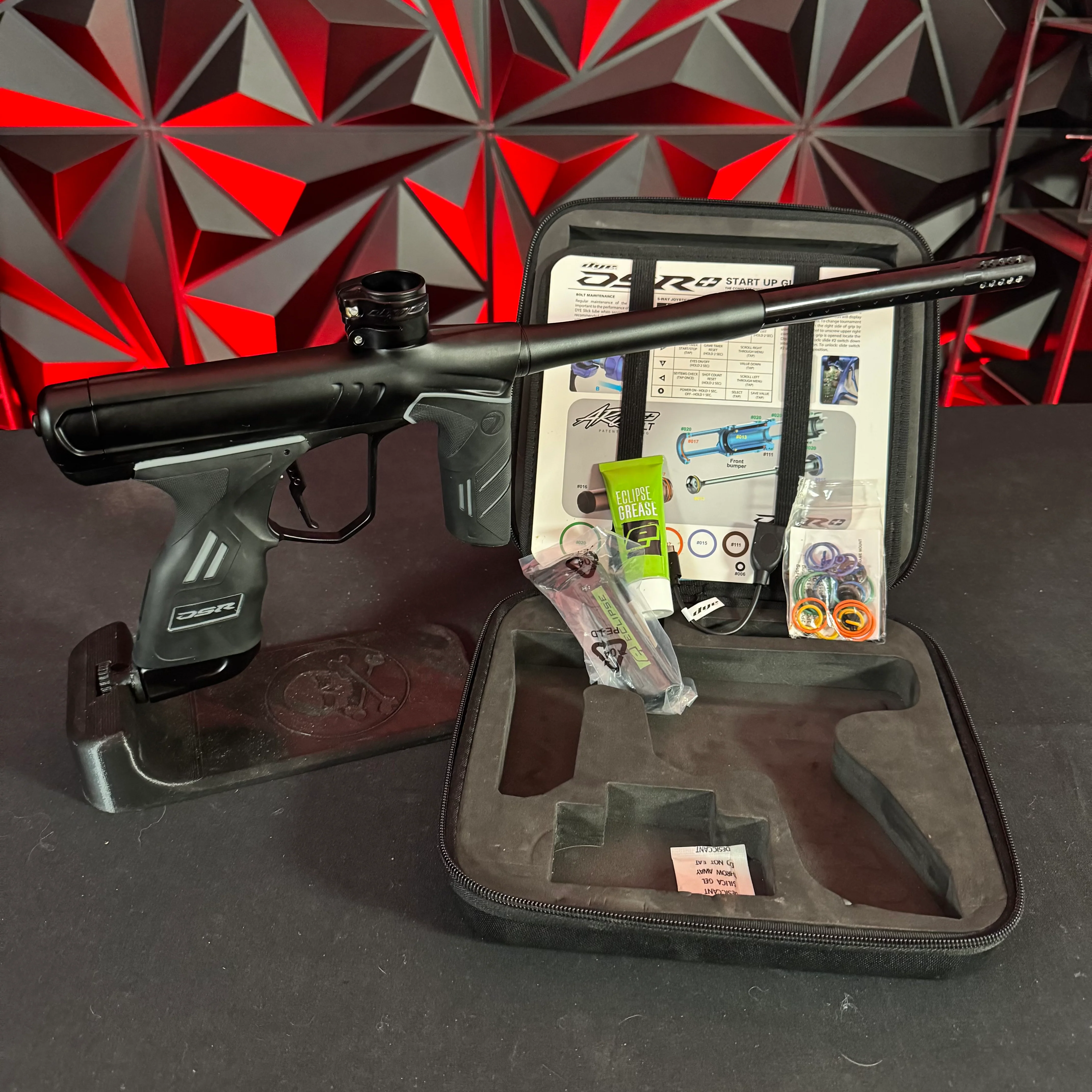 Used Dye DSR+ Paintball Gun - Black w/IM Pro Kit