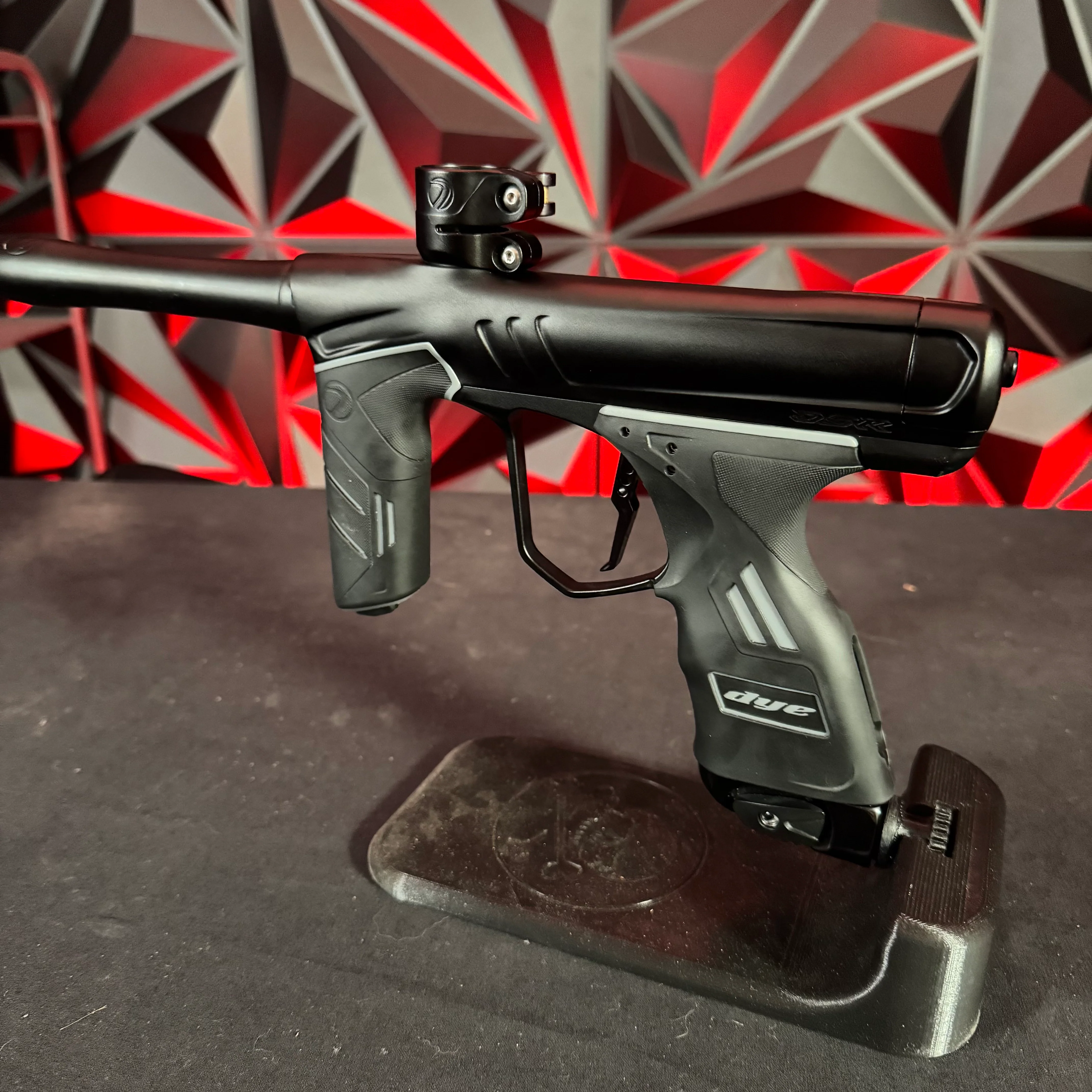 Used Dye DSR+ Paintball Gun - Black w/IM Pro Kit - Image 3