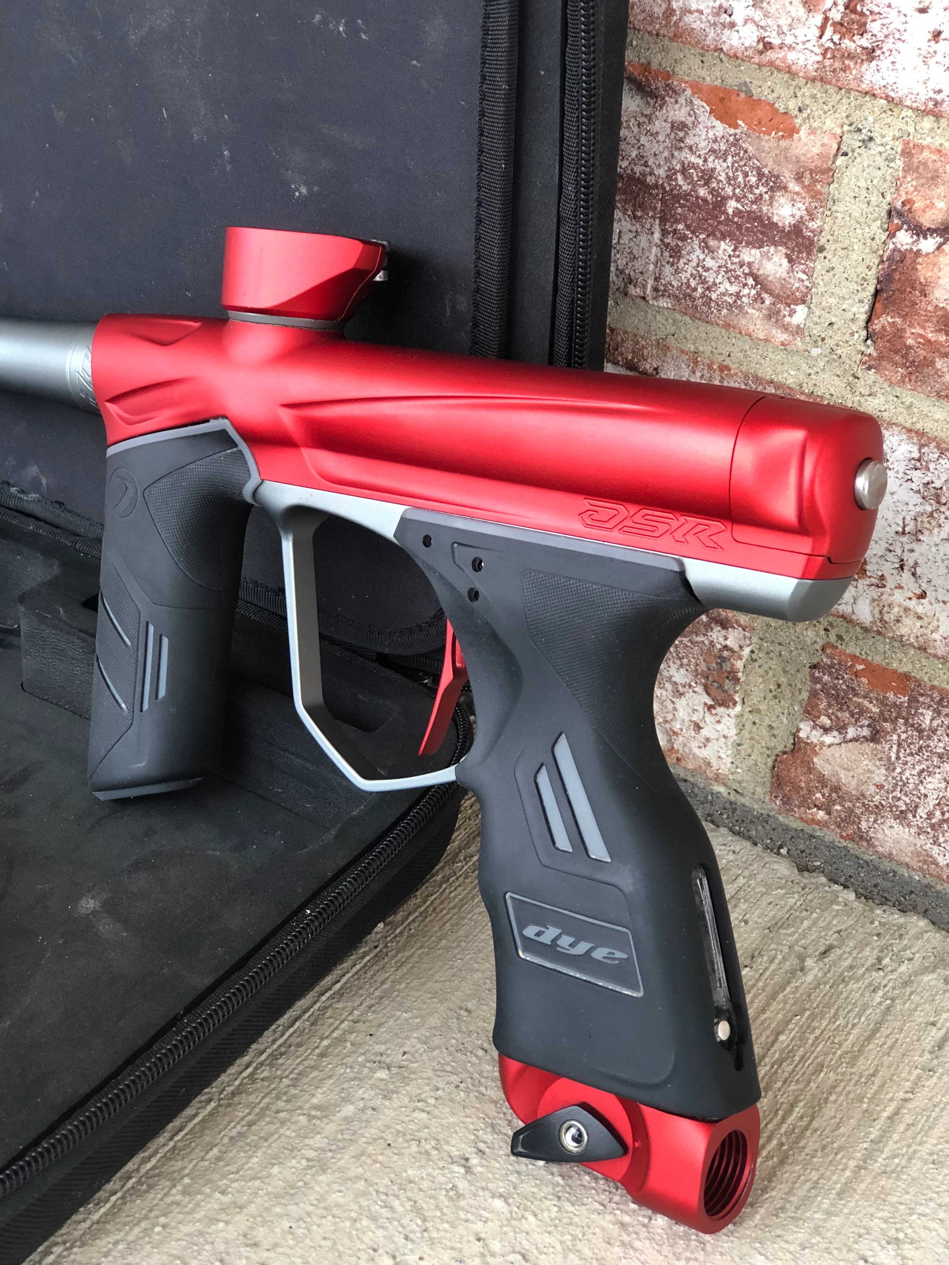 Used Dye DSR Paintball Gun - Blaze Red - Image 3