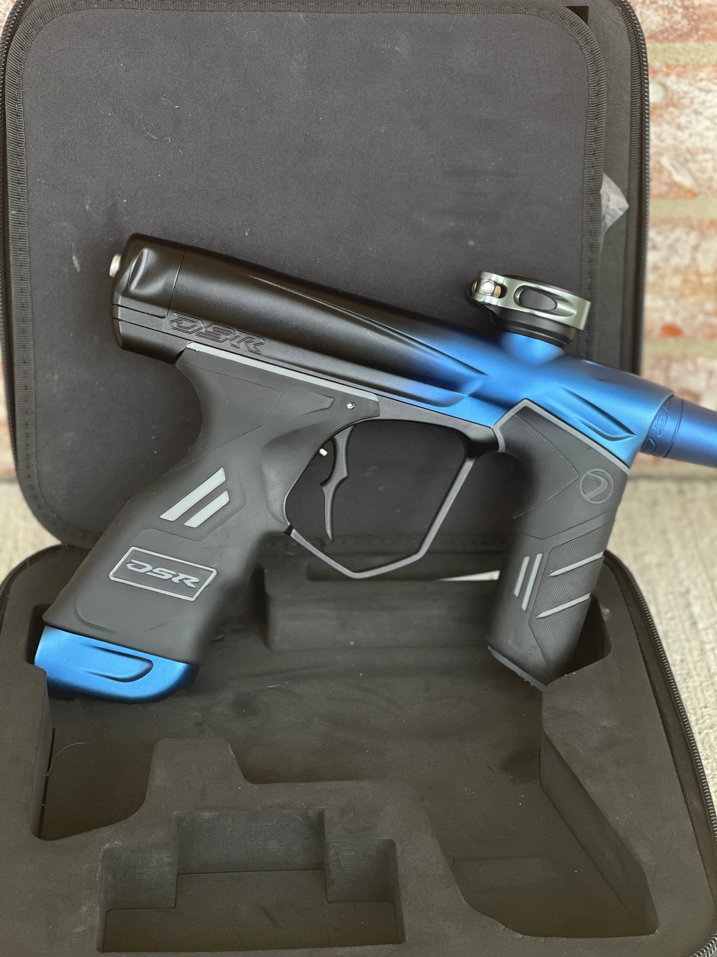 Used Dye DSR Paintball Gun - Black Waters - Image 3