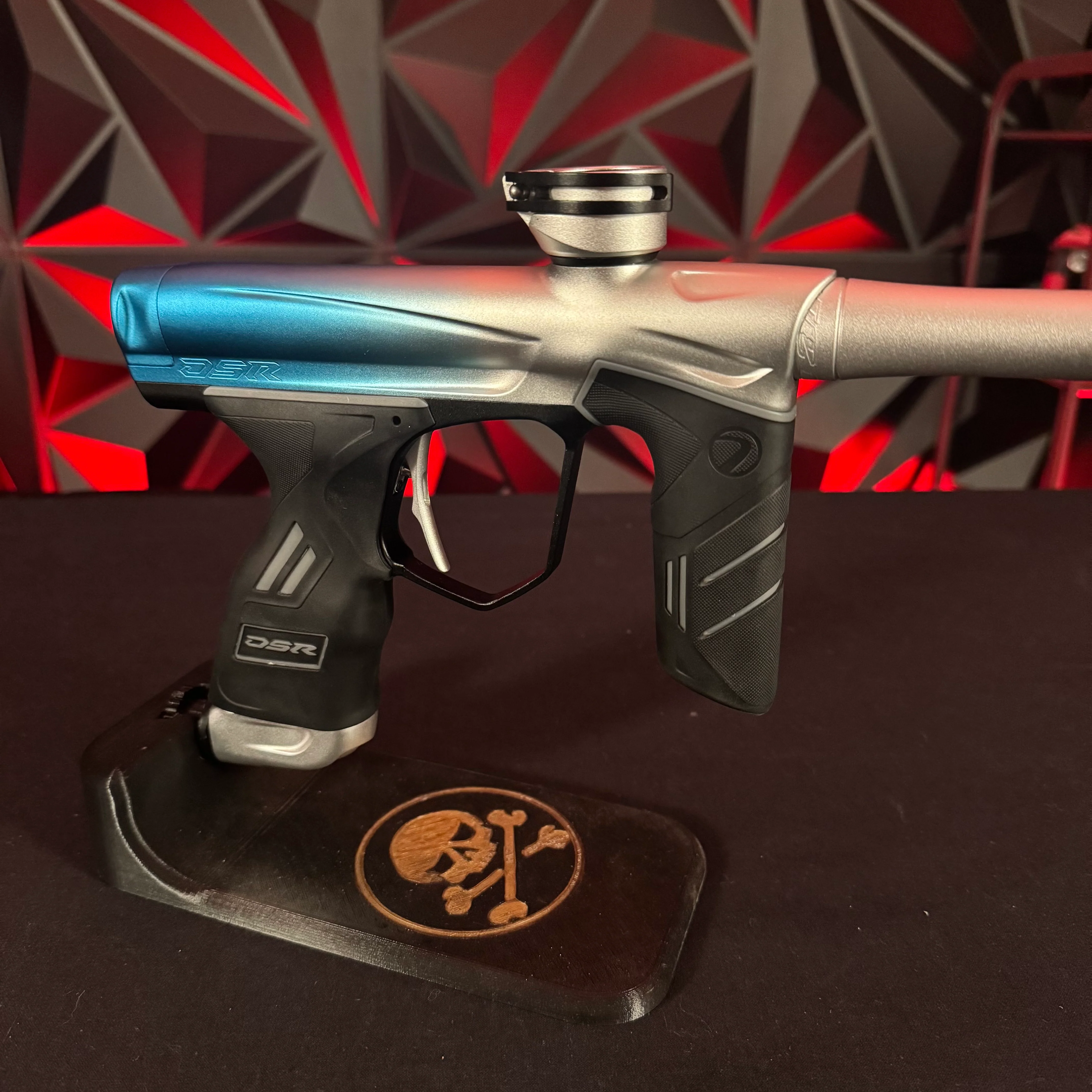 Used Dye DSR Paintball Gun - Freeze (Cyan/Clear Fade) - Image 4