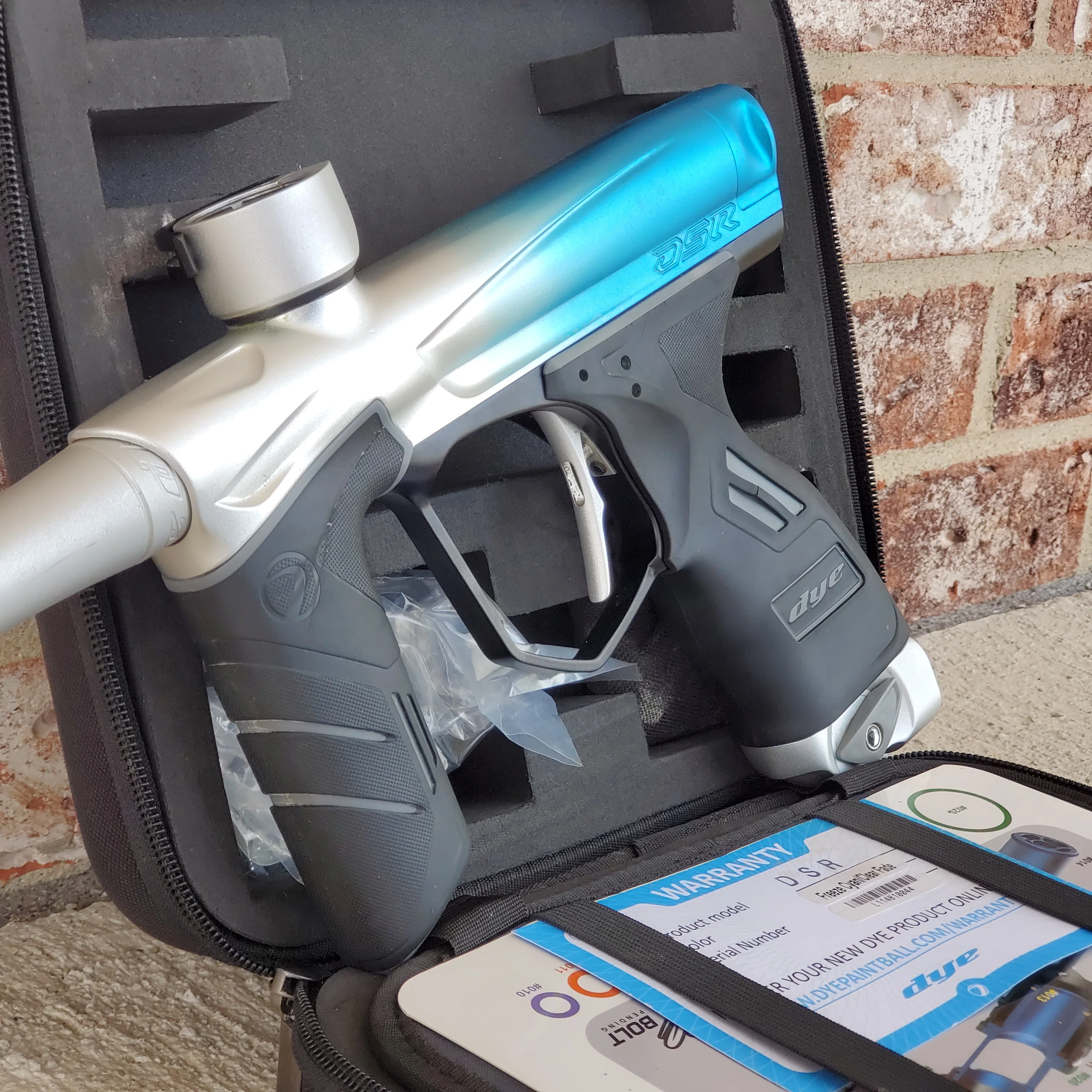 Used Dye DSR Paintball Gun - Freeze Fade - Image 4
