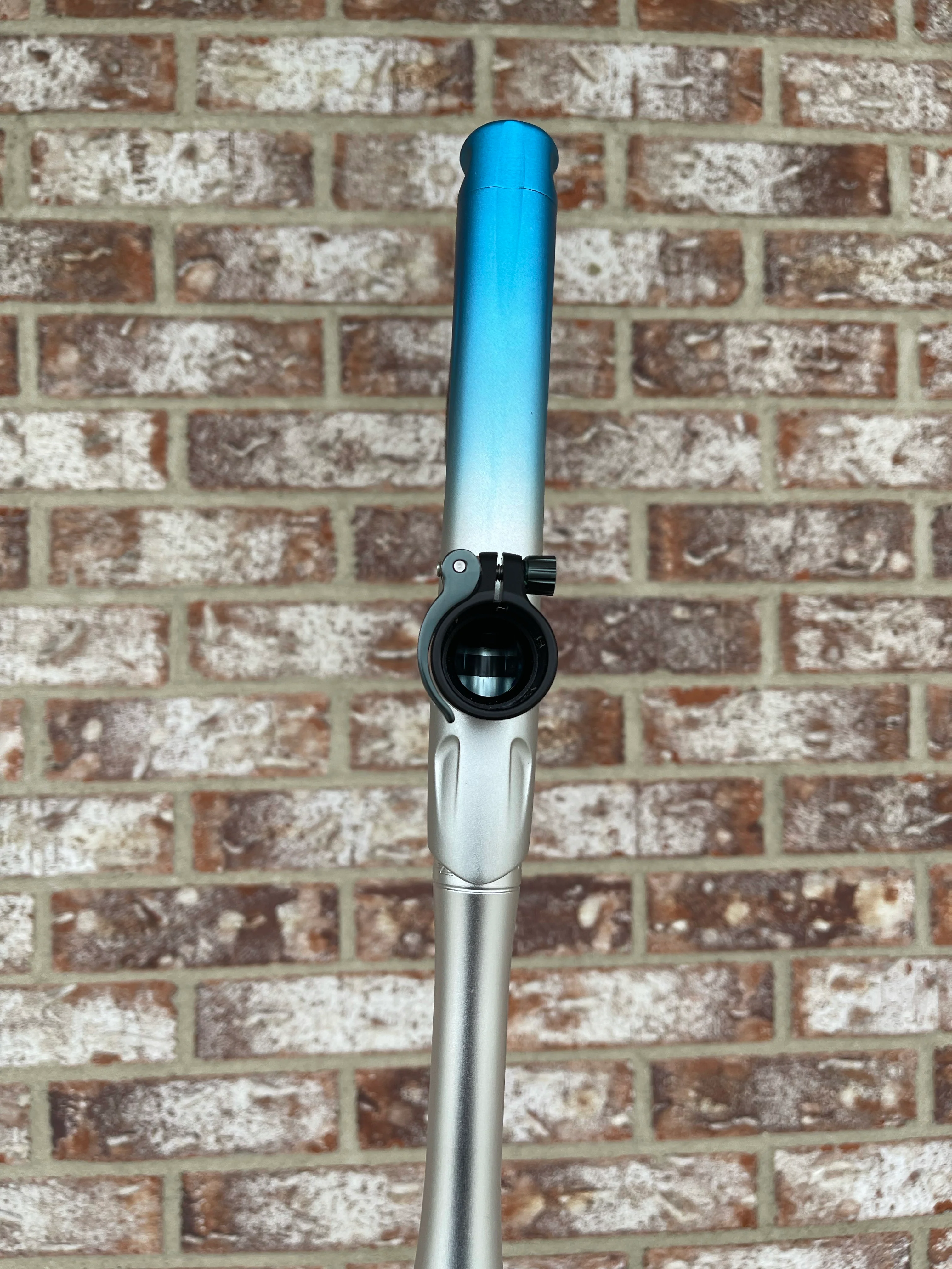 Used Dye DSR Paintball Gun - Freeze w/ Flex Bolt and Can - Image 6