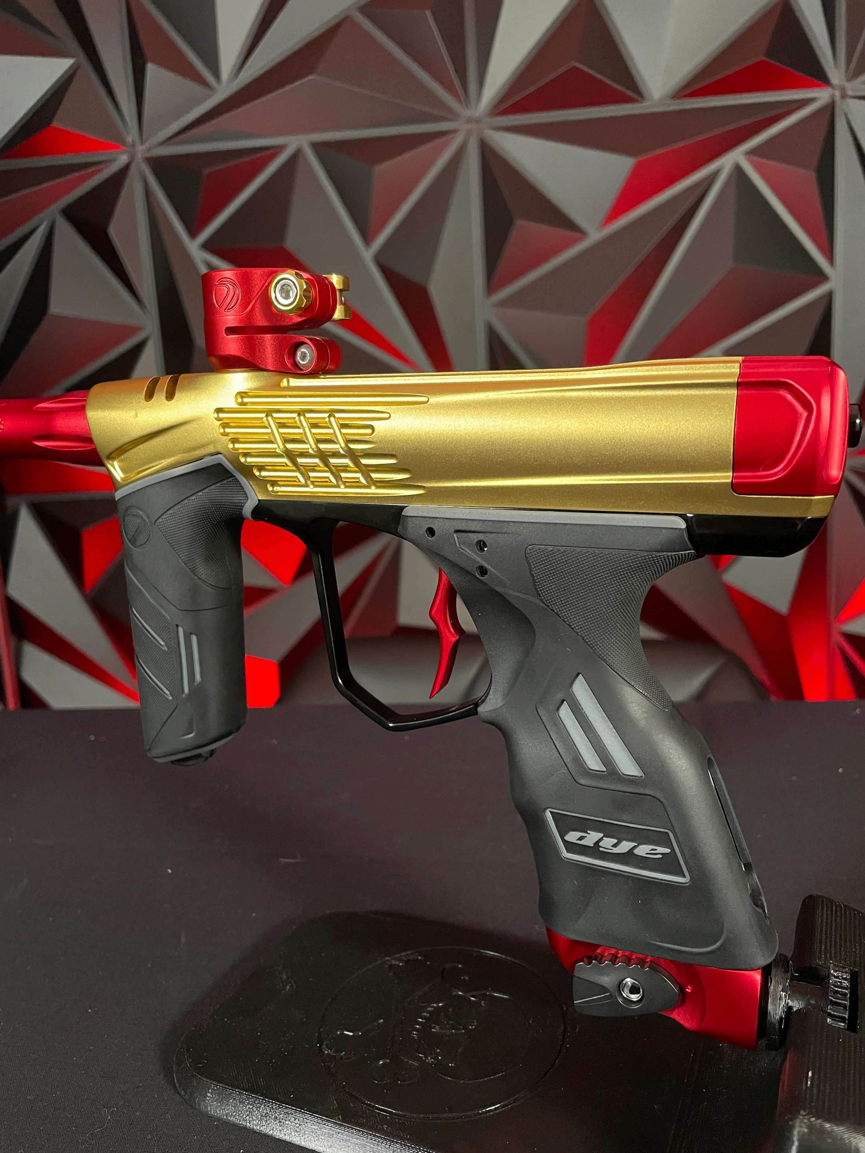 Used Dye DSR+ Paintball Gun - ICON Edition Gold/Red w/ IM Pro Kit - Image 2