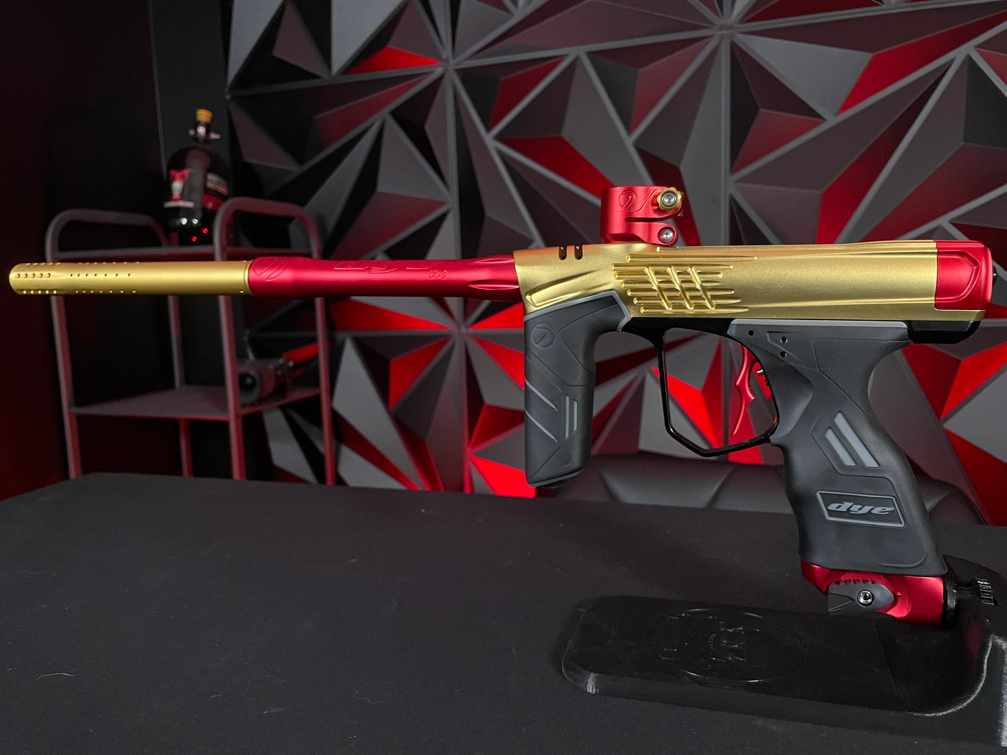 Used Dye DSR+ Paintball Gun - ICON Edition Gold/Red w/ IM Pro Kit - Image 6