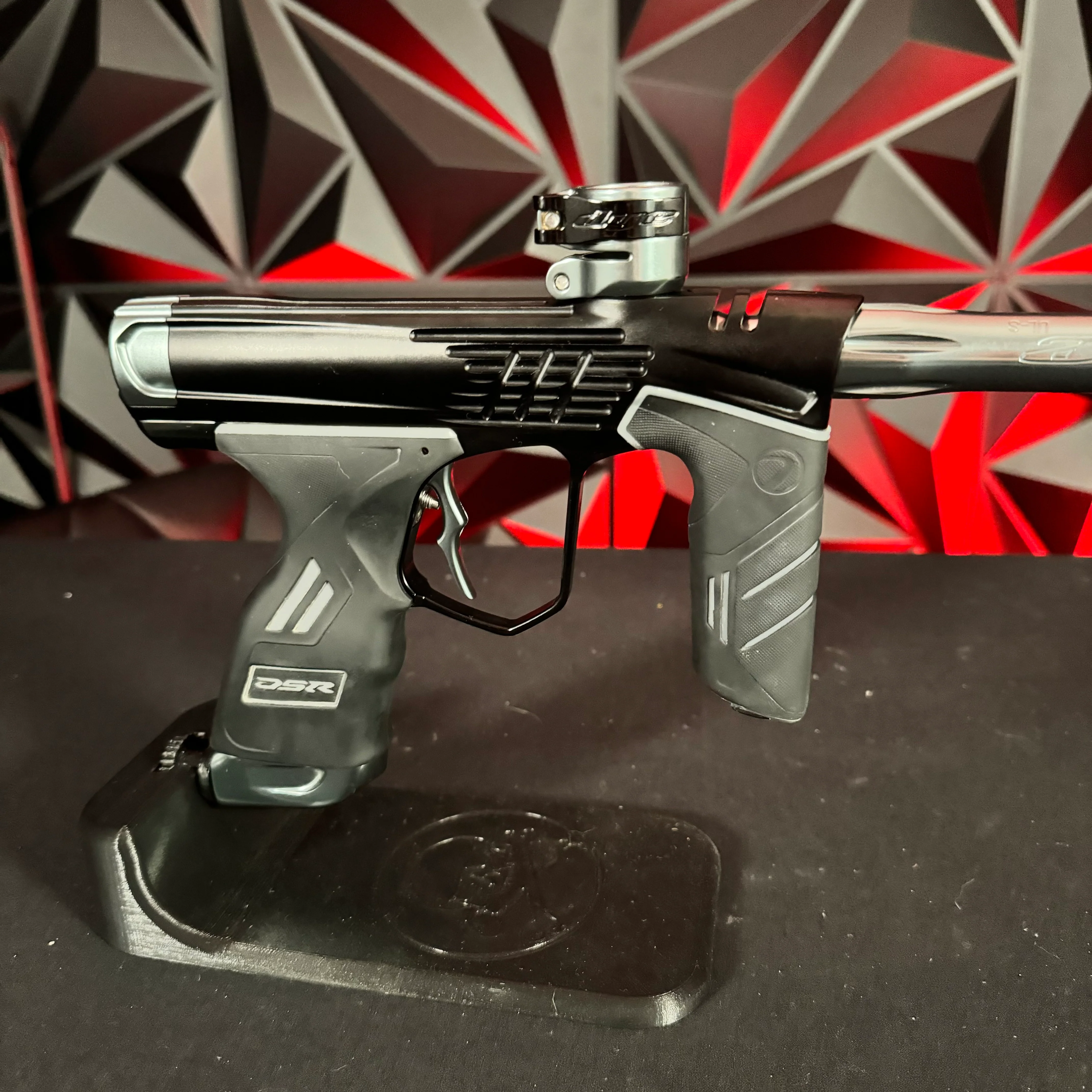 Used Dye DSR+ Paintball Gun - ICON Nightshade Black/Grey - Image 4