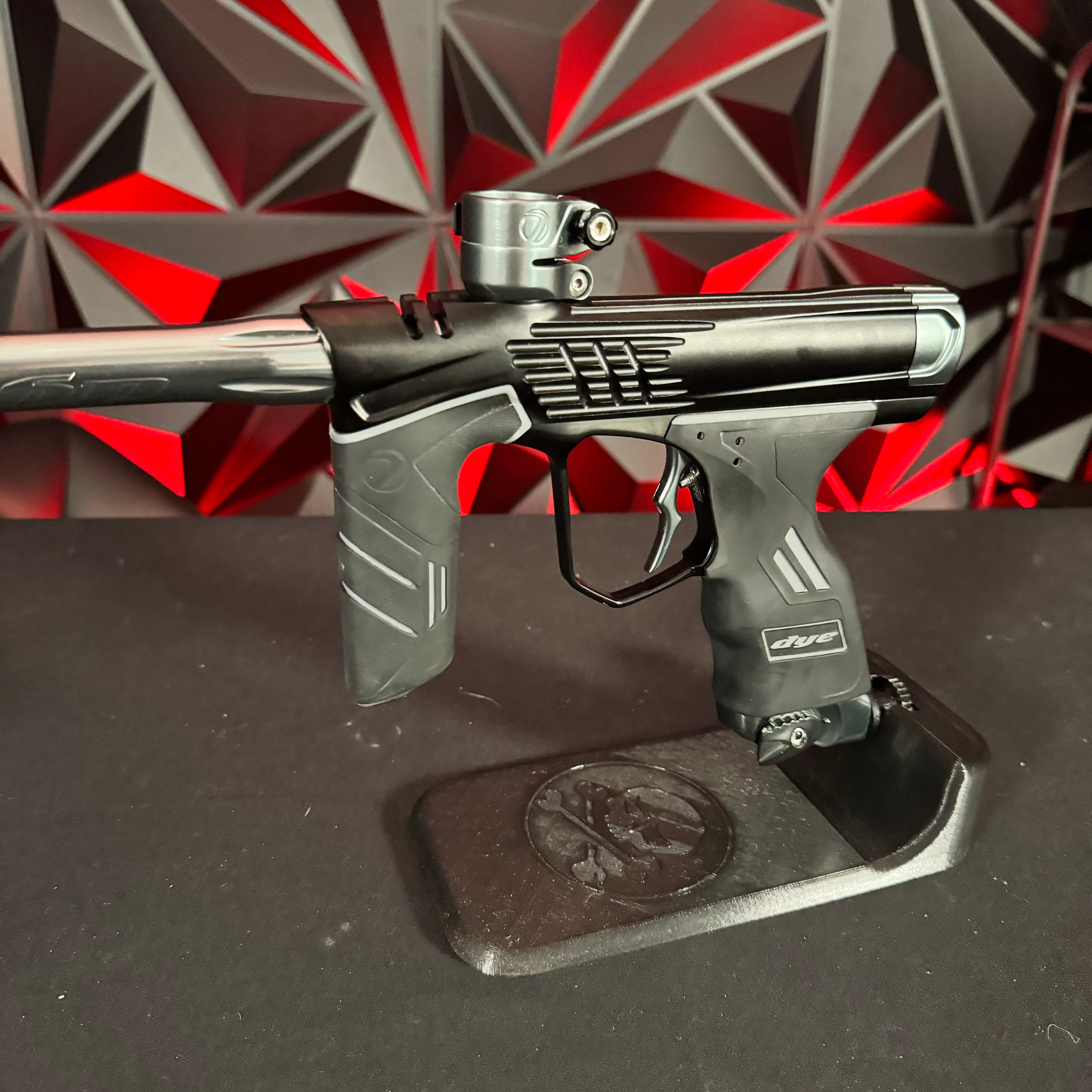 Used Dye DSR+ Paintball Gun - ICON Nightshade Black/Grey - Image 5