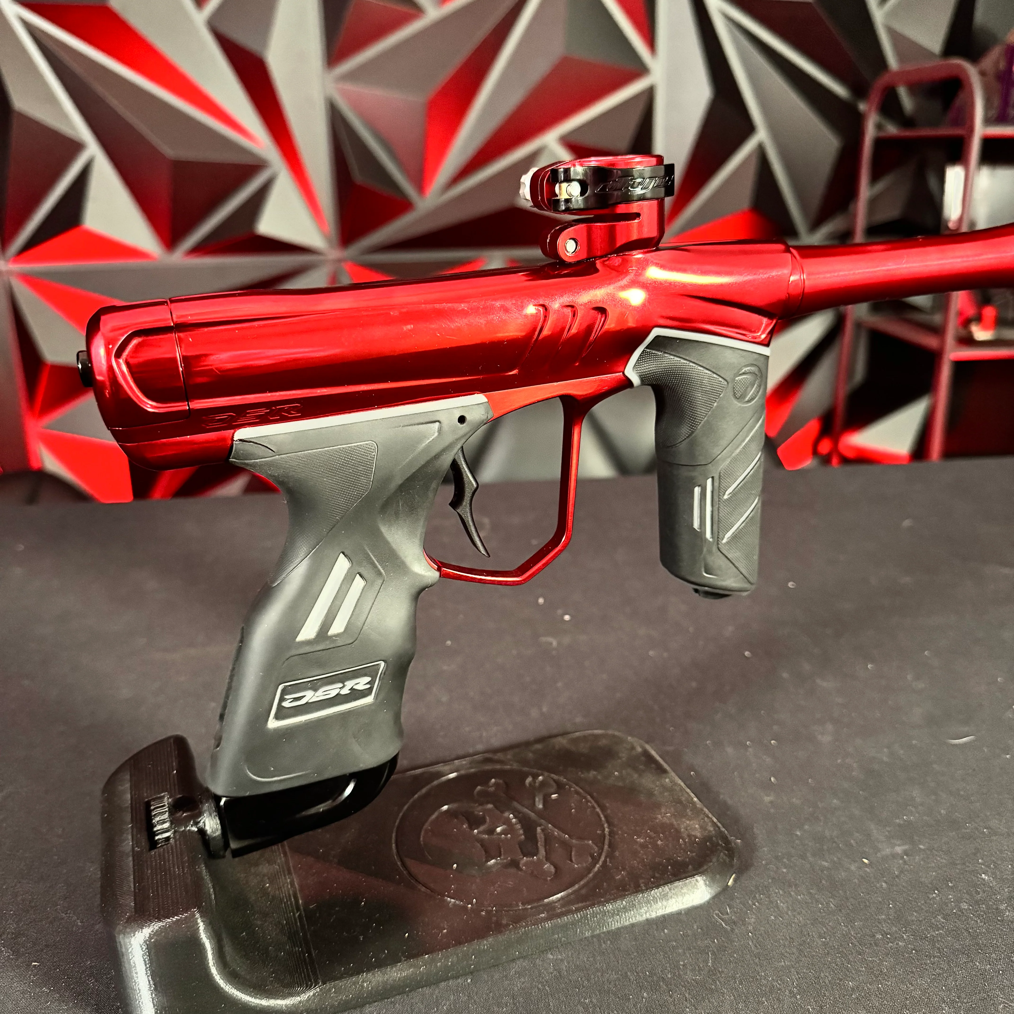Used Dye DSR+ Paintball Gun - Lava w/ IM Pro Kit - Image 2