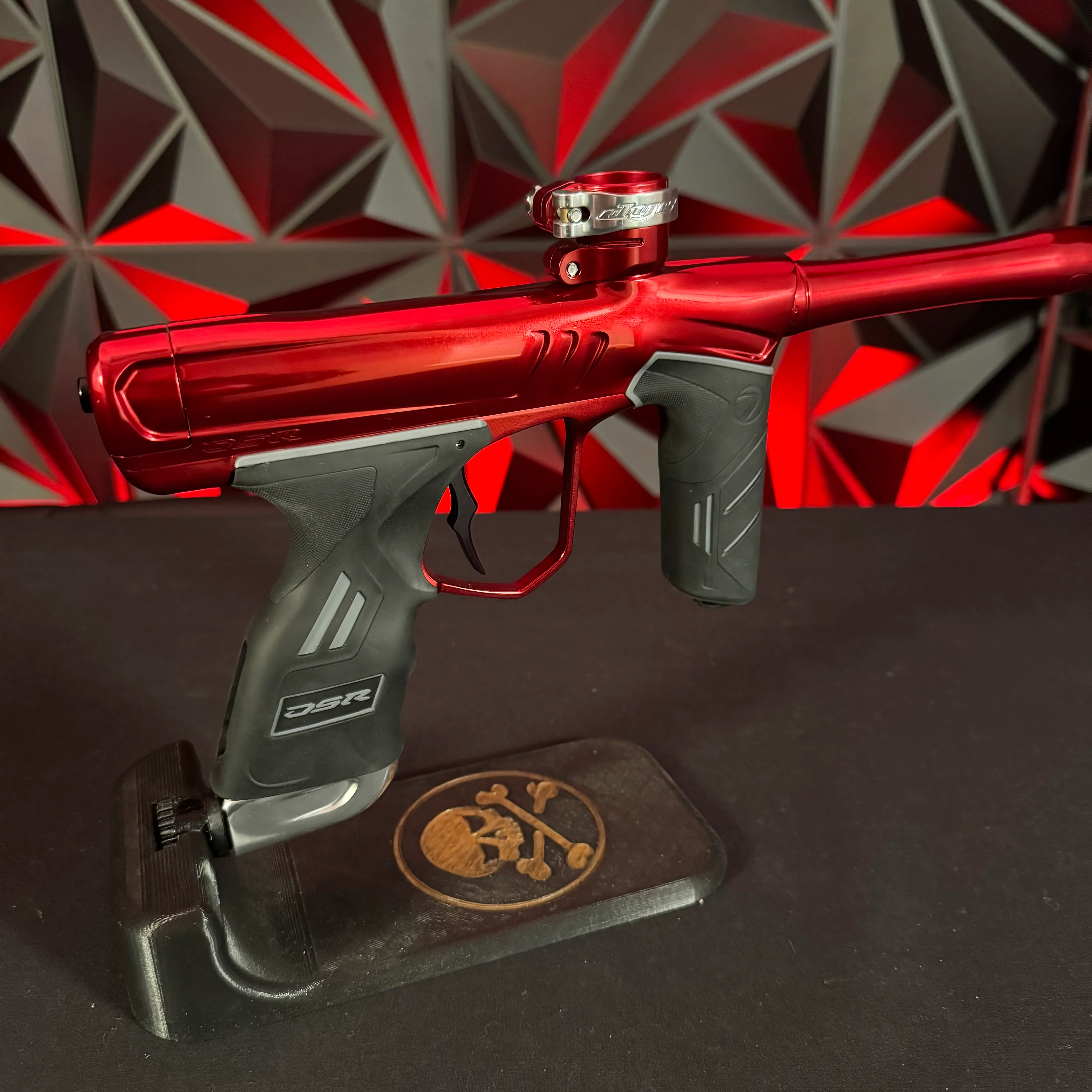Used Dye DSR+ Paintball Gun - Lava w/ Ironman Pro Kit - Image 2