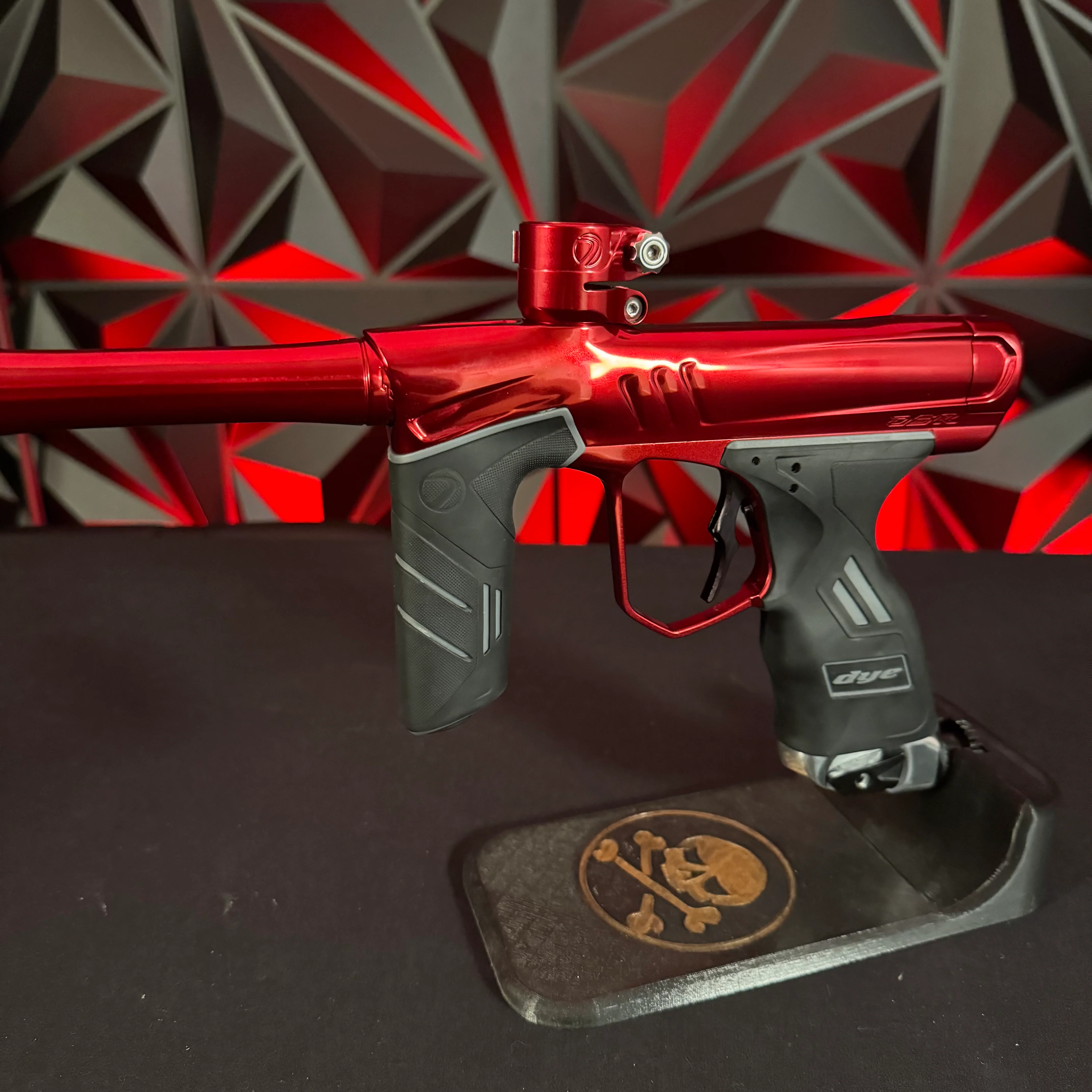 Used Dye DSR+ Paintball Gun - Lava w/ Ironman Pro Kit - Image 5