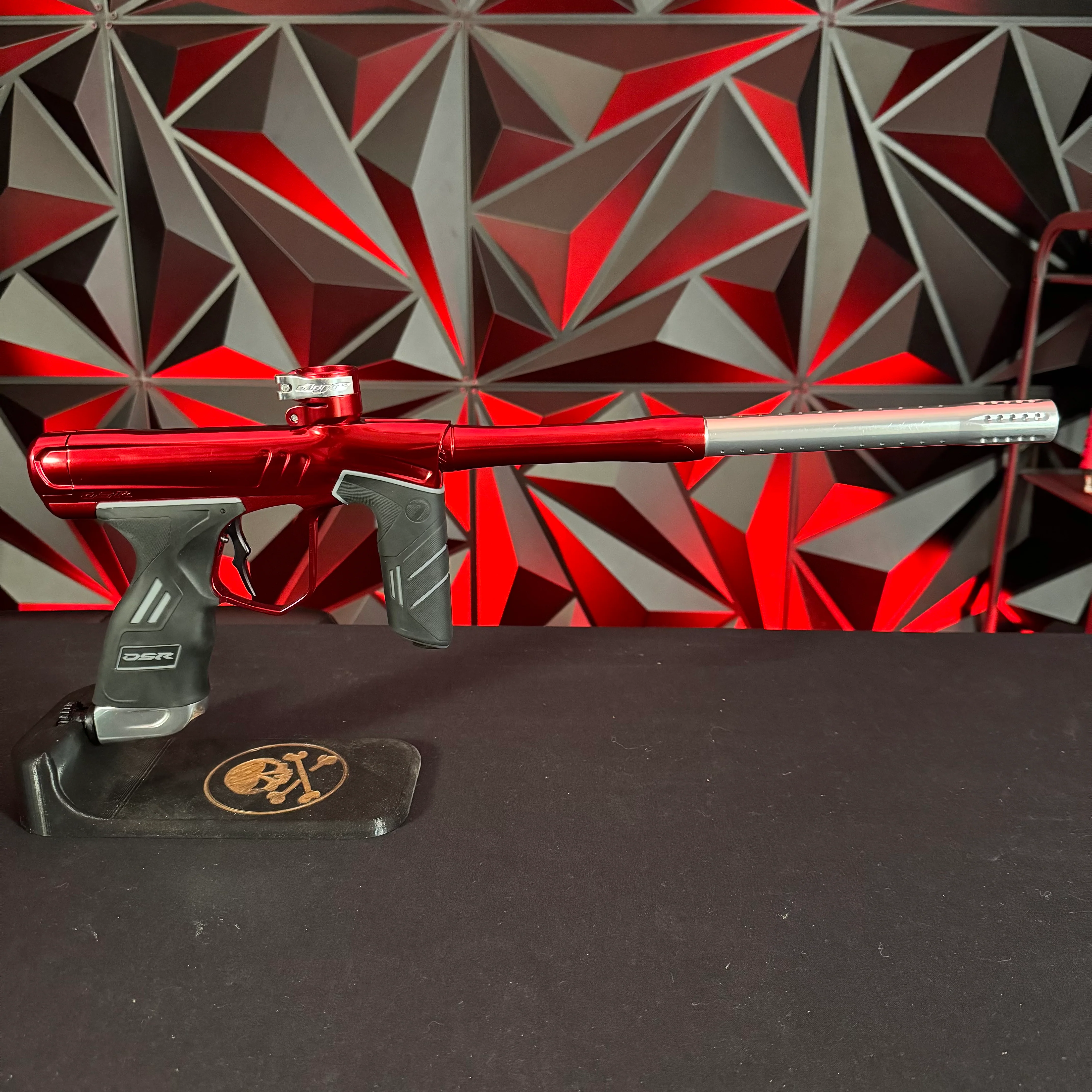 Used Dye DSR+ Paintball Gun - Lava w/ Ironman Pro Kit - Image 6