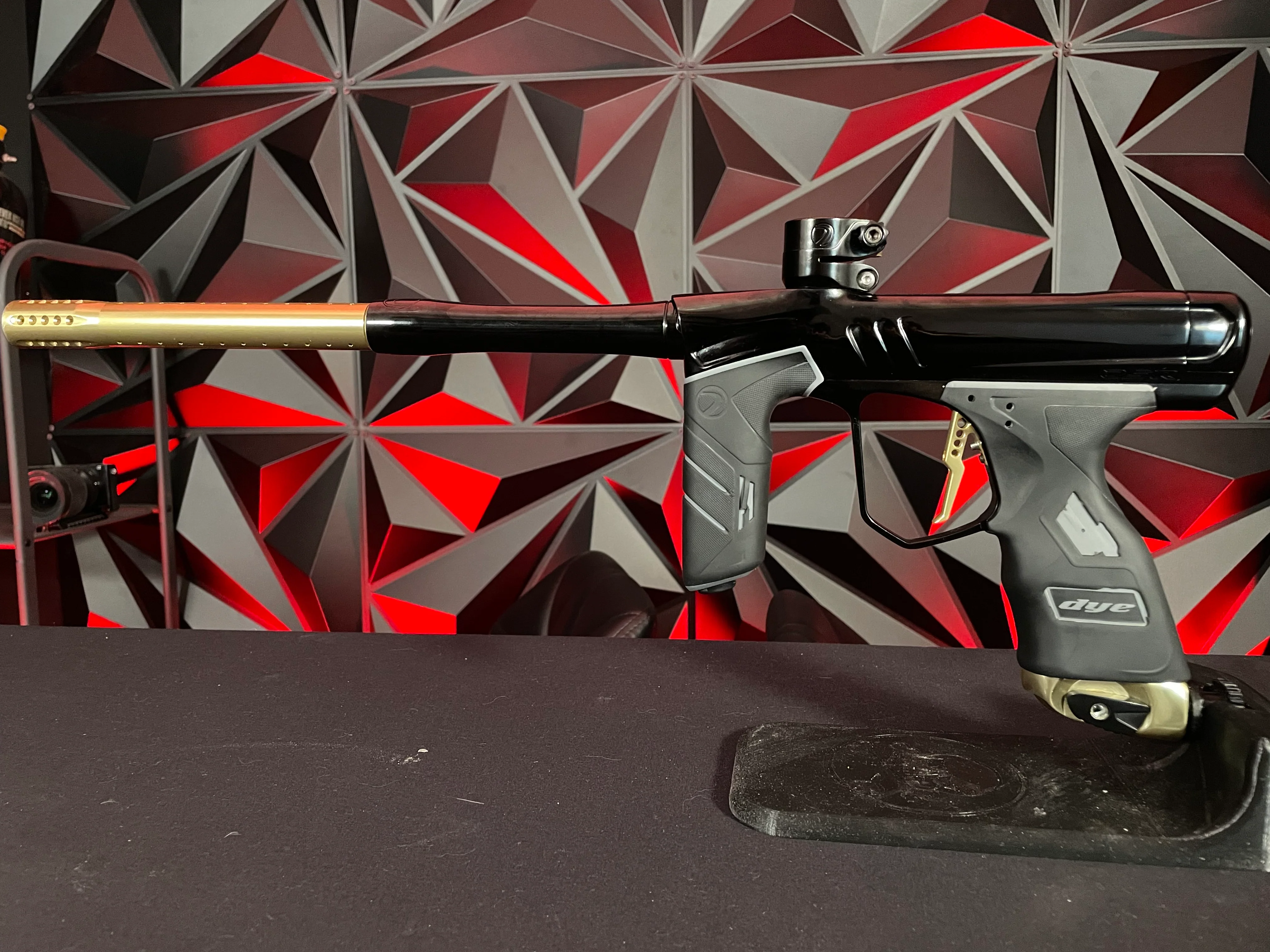 Used Dye DSR+ Paintball Gun - Onyx Gold - Image 6