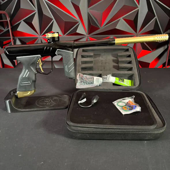 Used Dye DSR+ Paintball Gun -Onyx Gold (Polished Black/Polished Gold) w/IM Pro Kit
