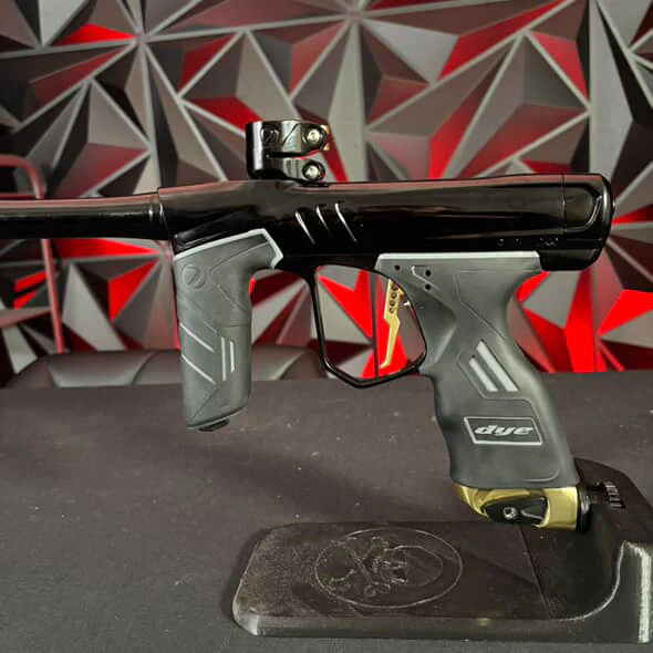Used Dye DSR+ Paintball Gun -Onyx Gold (Polished Black/Polished Gold) w/IM Pro Kit - Image 4