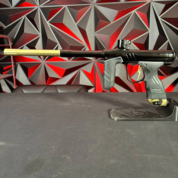 Used Dye DSR+ Paintball Gun -Onyx Gold (Polished Black/Polished Gold) w/IM Pro Kit - Image 7