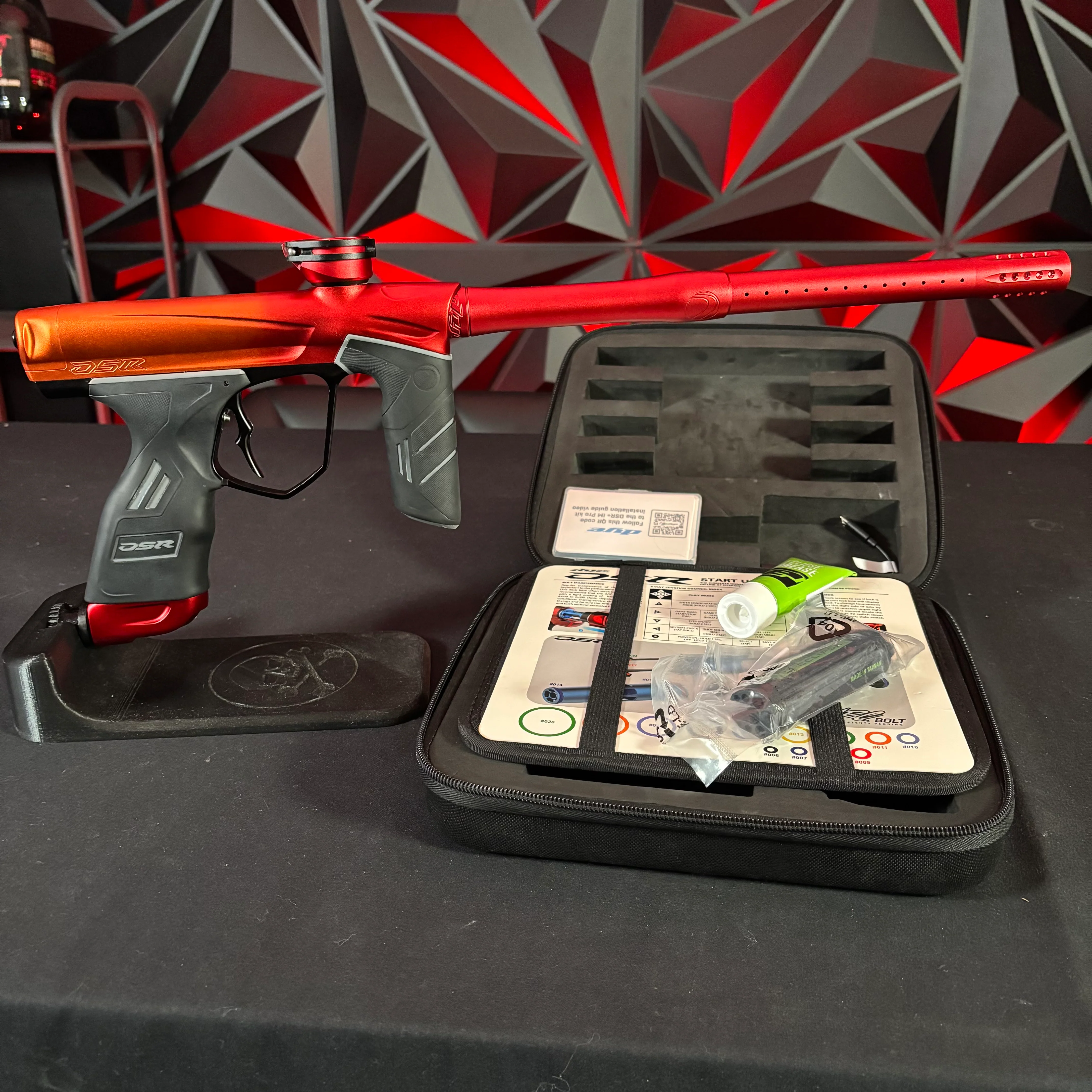 Used Dye DSR Paintball Gun - Orange/Red Fade (Tequila Sunrise) w/IM Pro Kit
