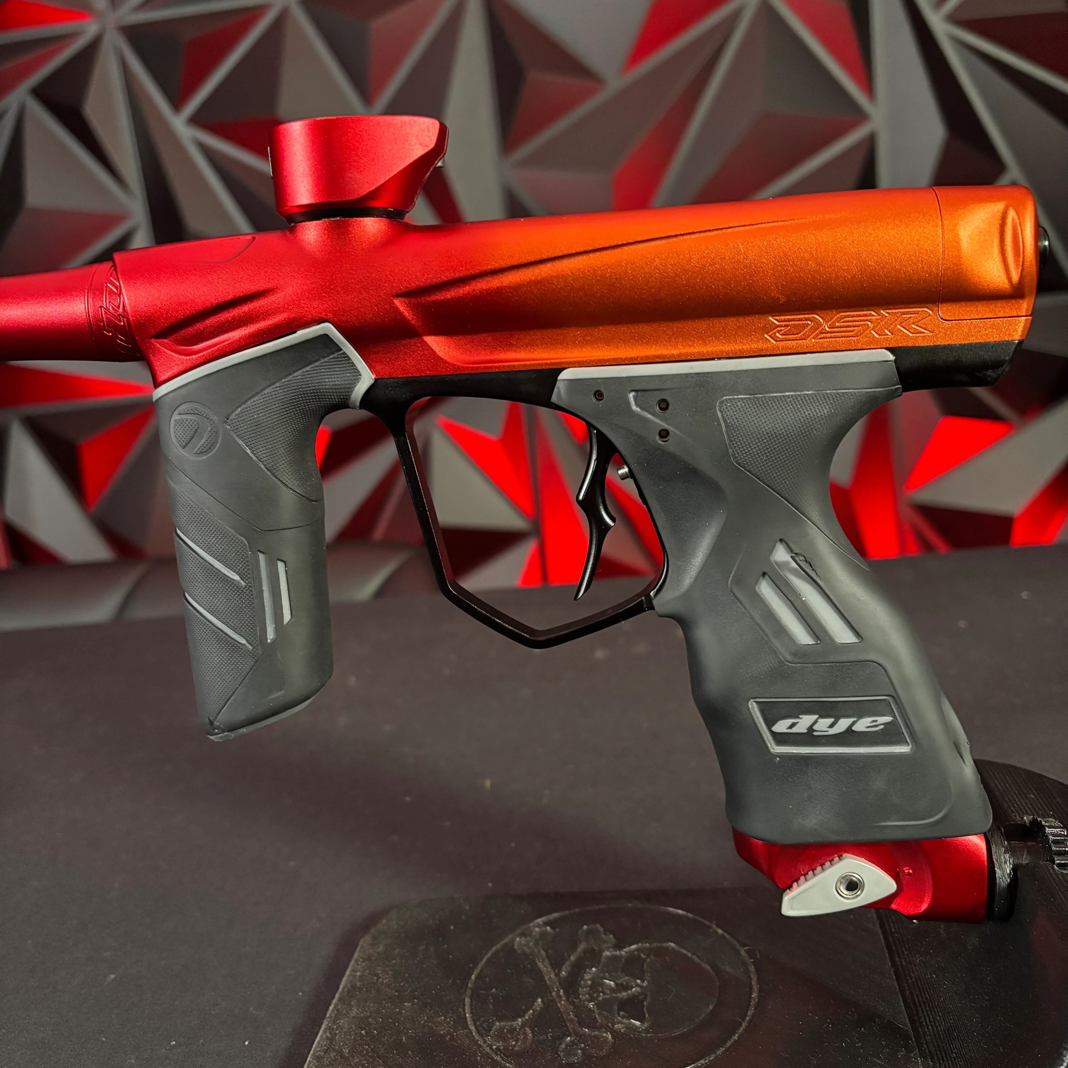 Used Dye DSR Paintball Gun - Orange/Red Fade (Tequila Sunrise) w/IM Pro Kit - Image 4