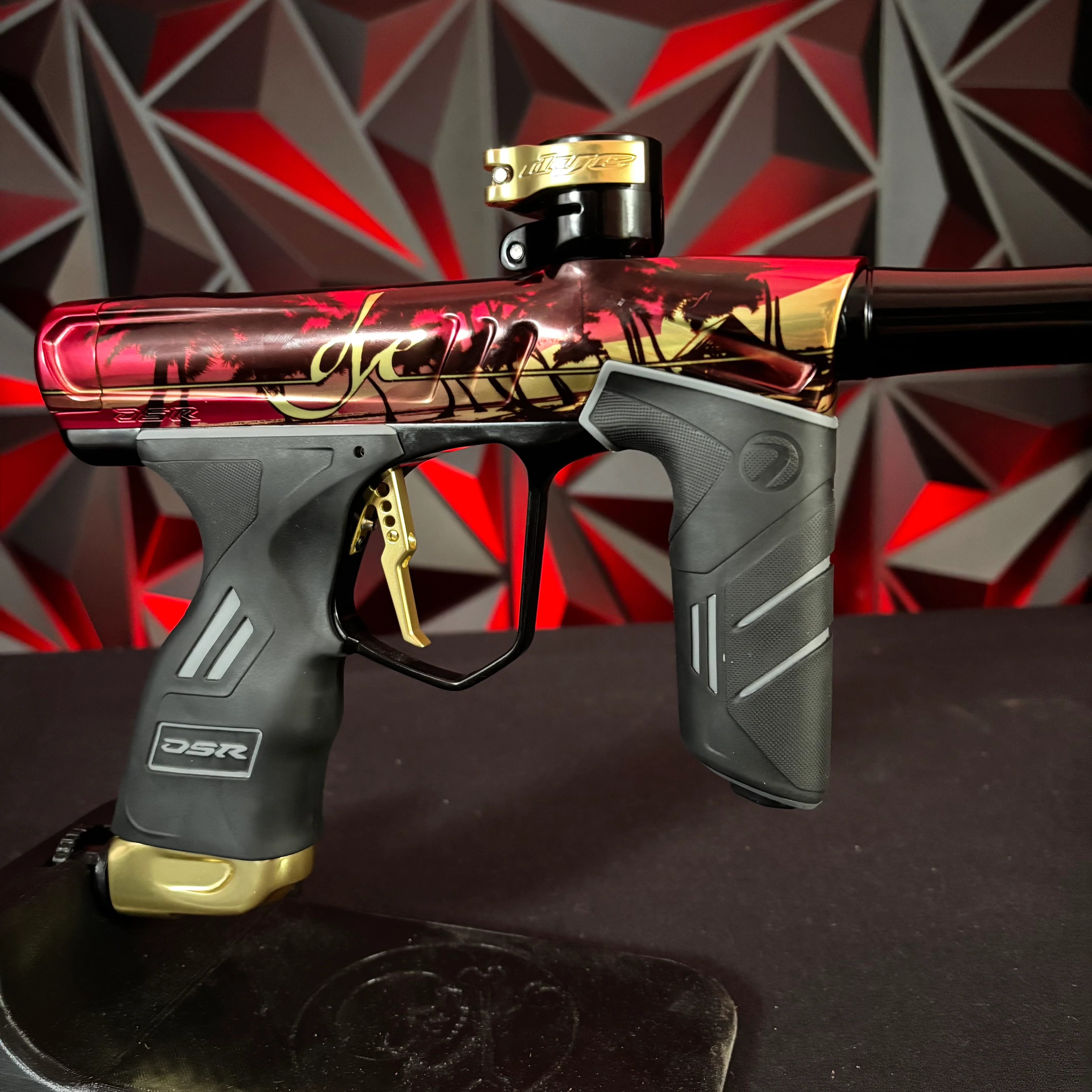 Used Dye DSR+ Paintball Gun - PGA Aloha w/IM Pro Kit - Image 4