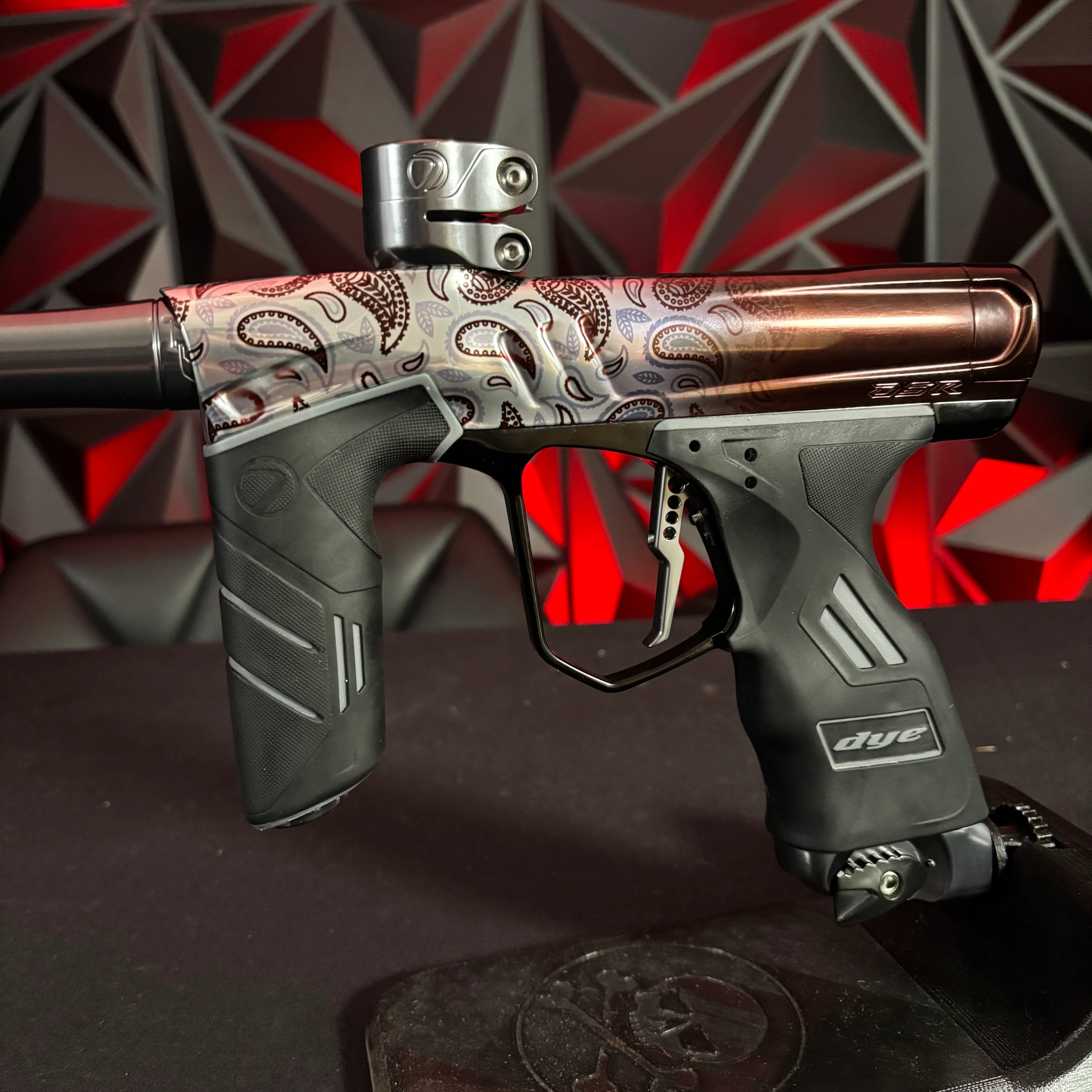 Used Dye DSR+ Paintball Gun - PGA White Bandana w/ IM Pro Kit - Image 5