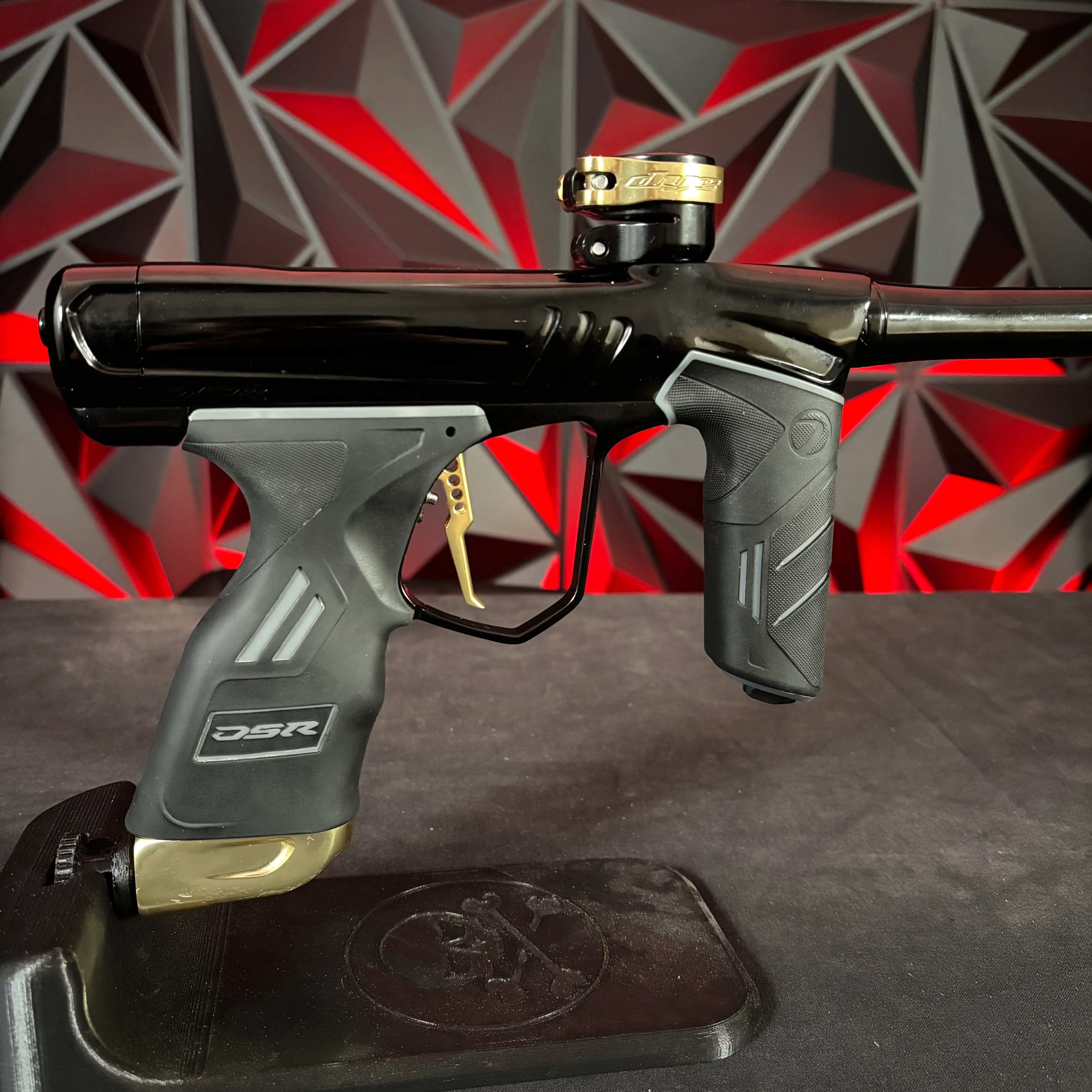 Used Dye DSR+ Paintball Gun - Onyx Gold W/ IM Pro Kit - Image 2