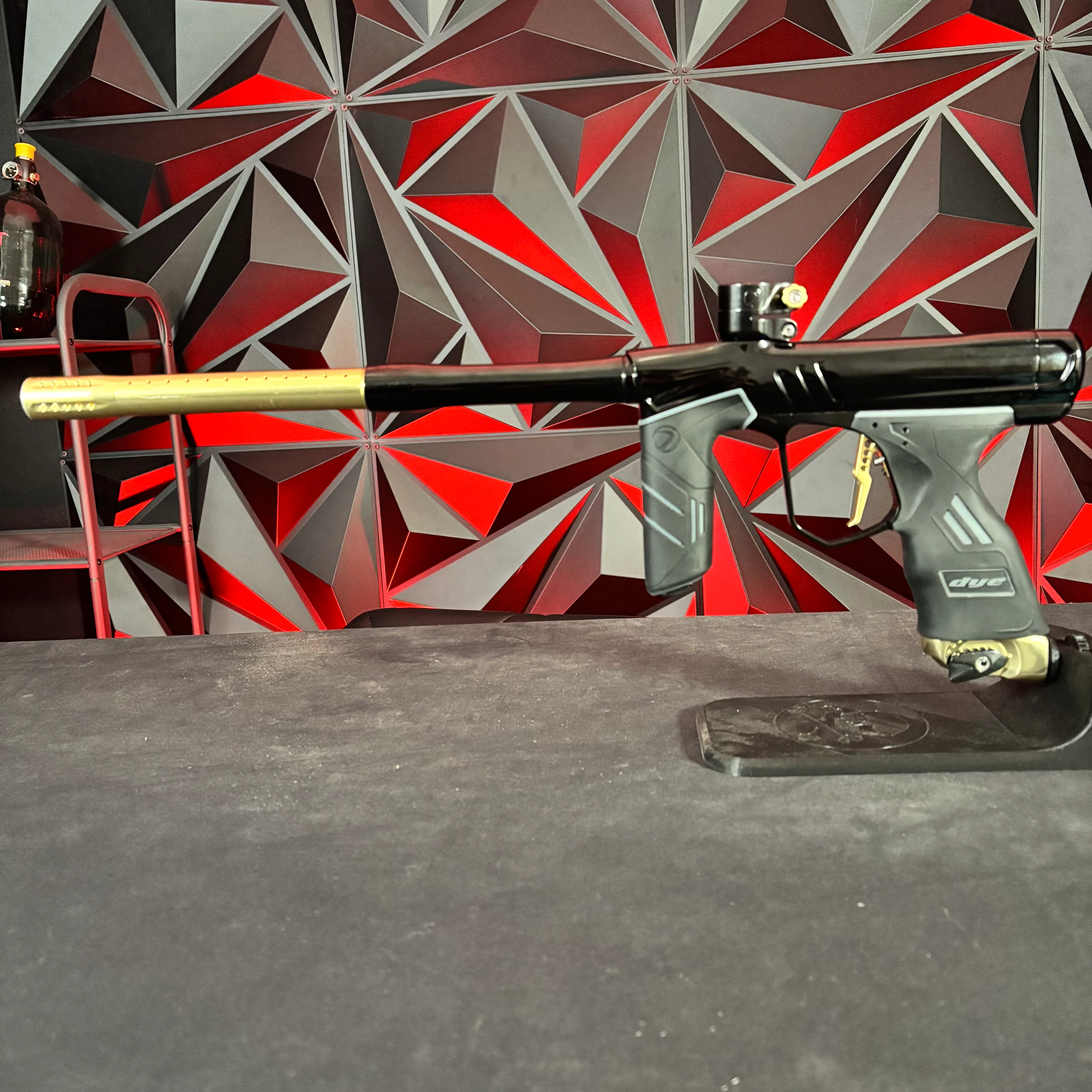 Used Dye DSR+ Paintball Gun - Onyx Gold W/ IM Pro Kit - Image 7