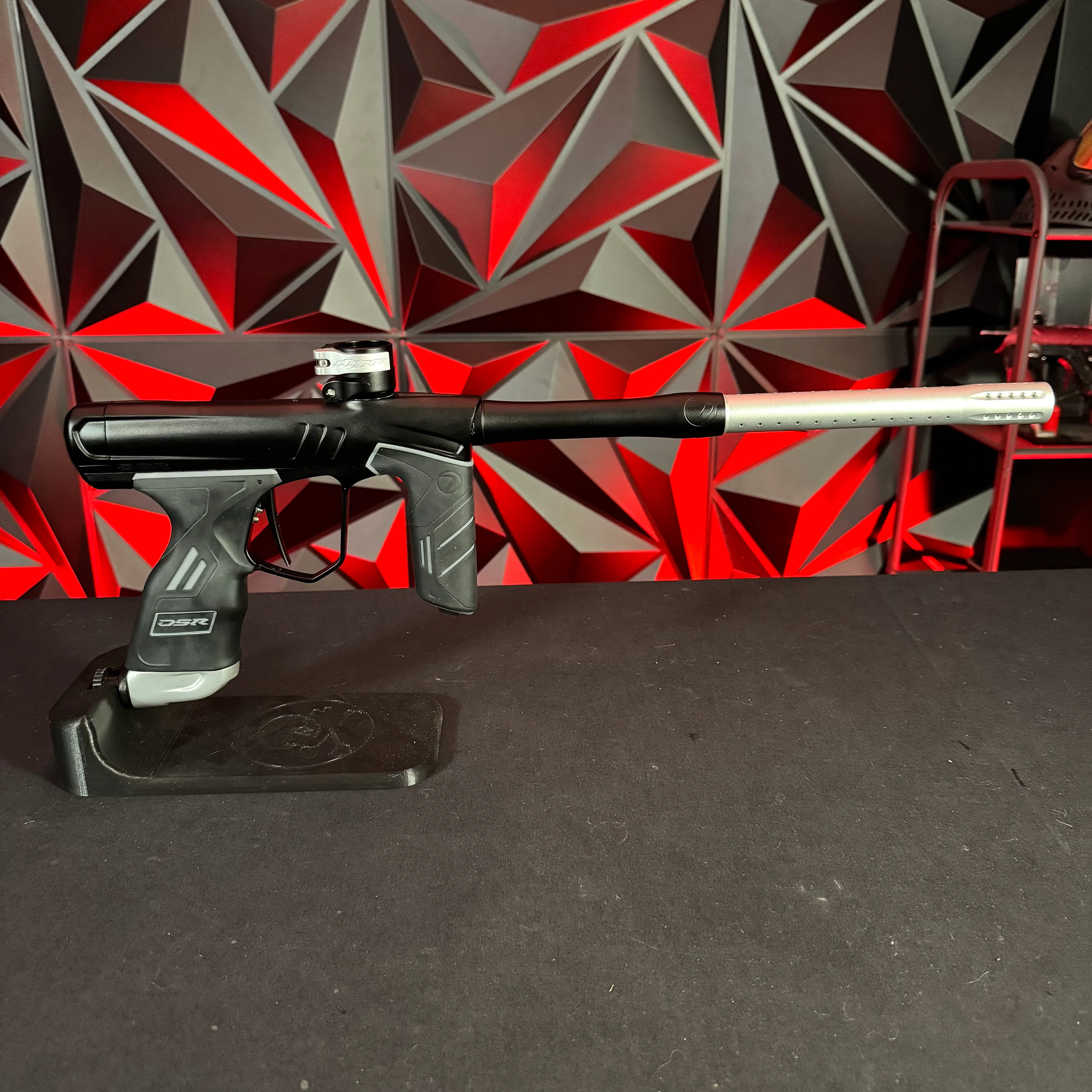 Used Dye DSR+ Paintball Gun - Silver Night w/ IM Pro Kit, Method ASA Lever, & Free Flow Bolt and Trigger - Image 6