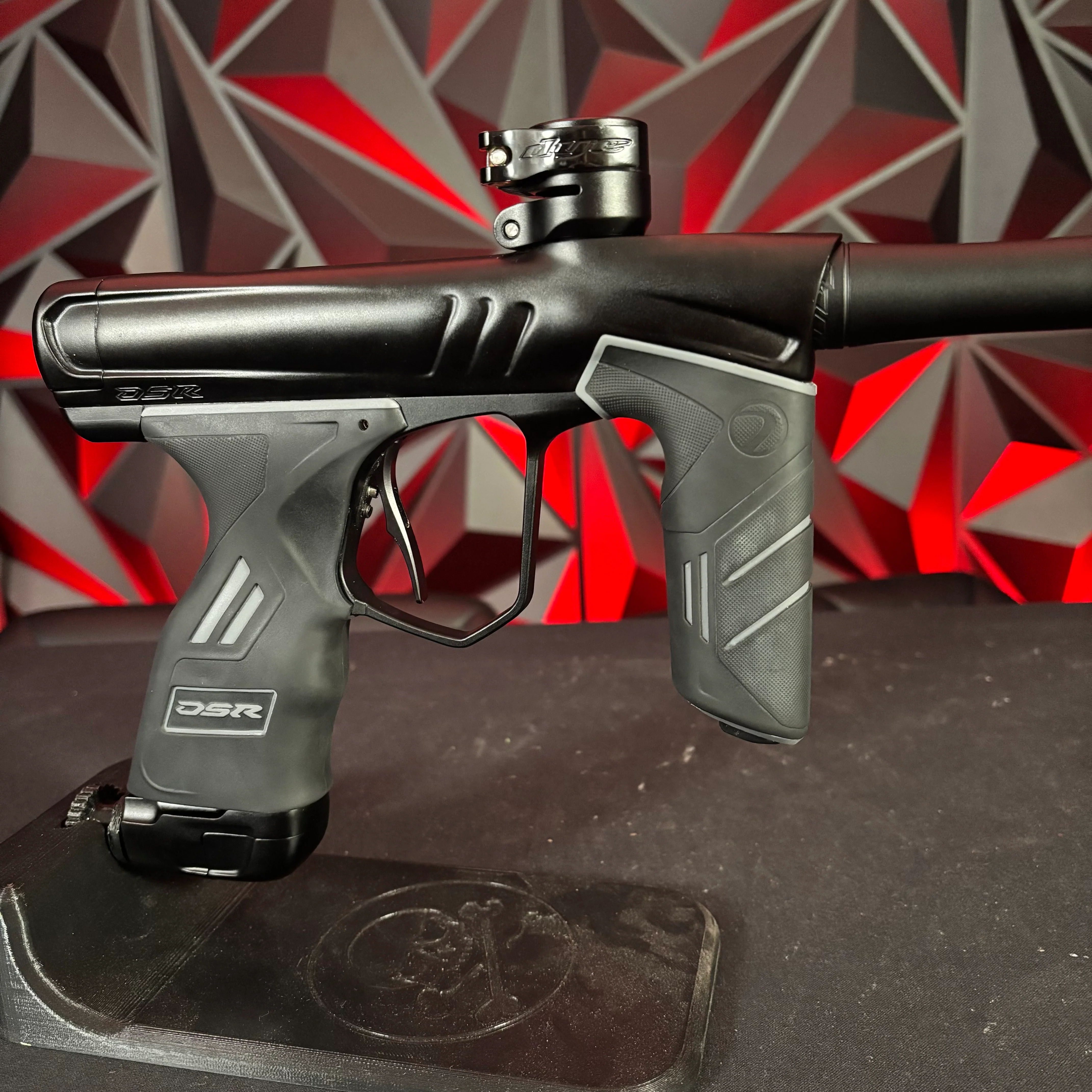 Used Dye DSR+ Paintball Gun - Silver Night (Part Swapped w/Black Barrel) w/ IM Pro Kit and Scythe Trigger and ASA slap 2 installed - Image 3
