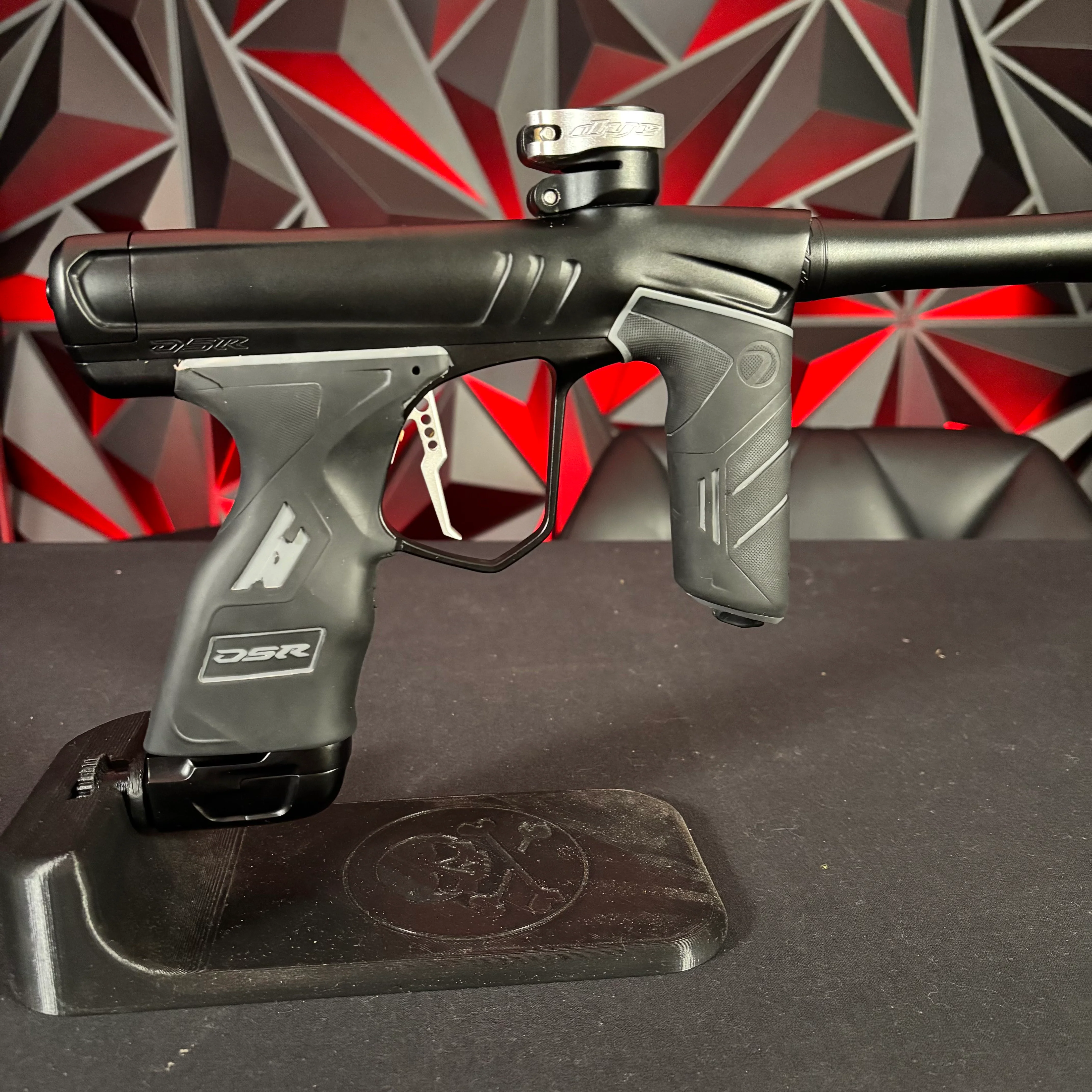 Used Dye DSR+ Paintball Gun - Black w/ IM Pro Kit & Slaps ASA - Image 2