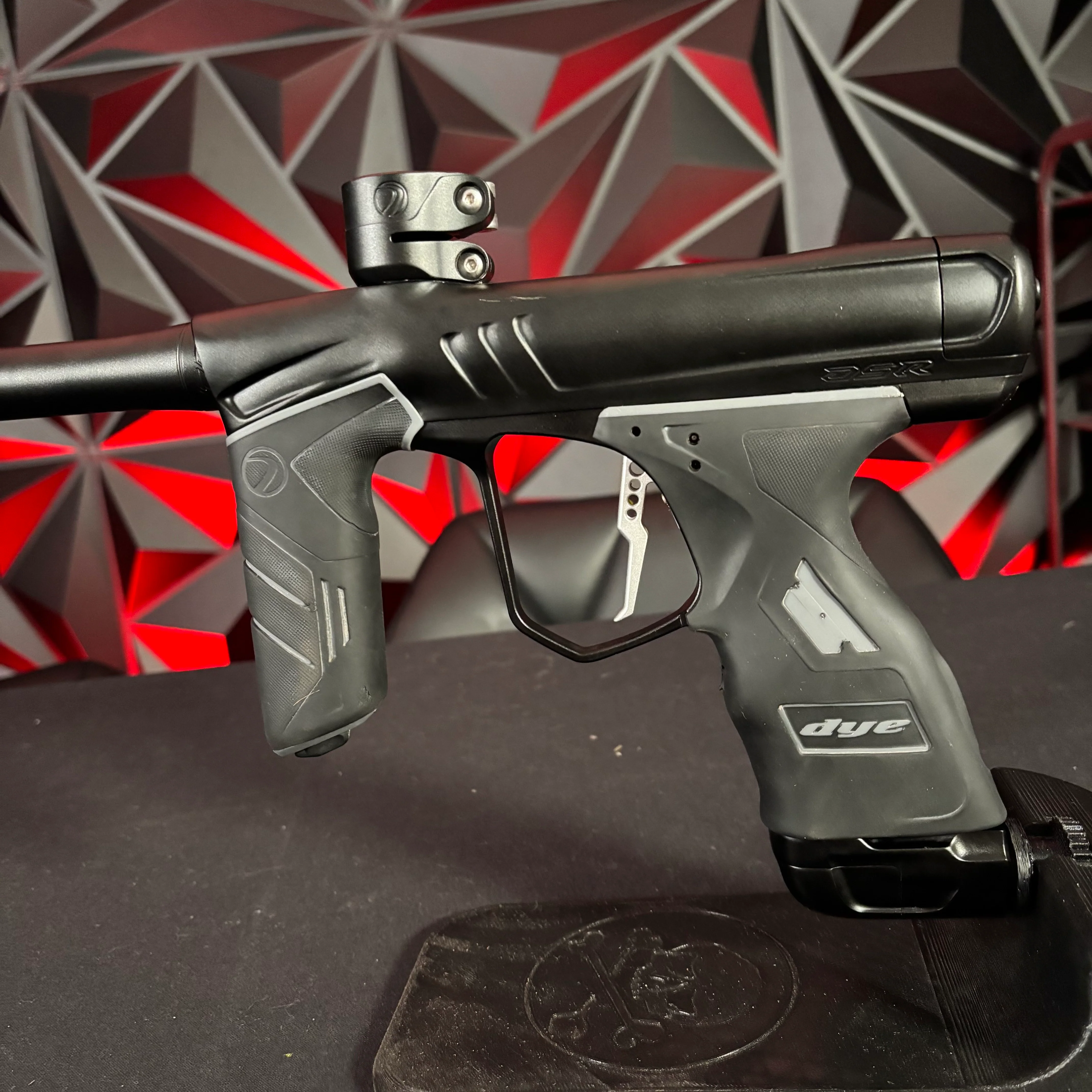 Used Dye DSR+ Paintball Gun - Black w/ IM Pro Kit & Slaps ASA - Image 3