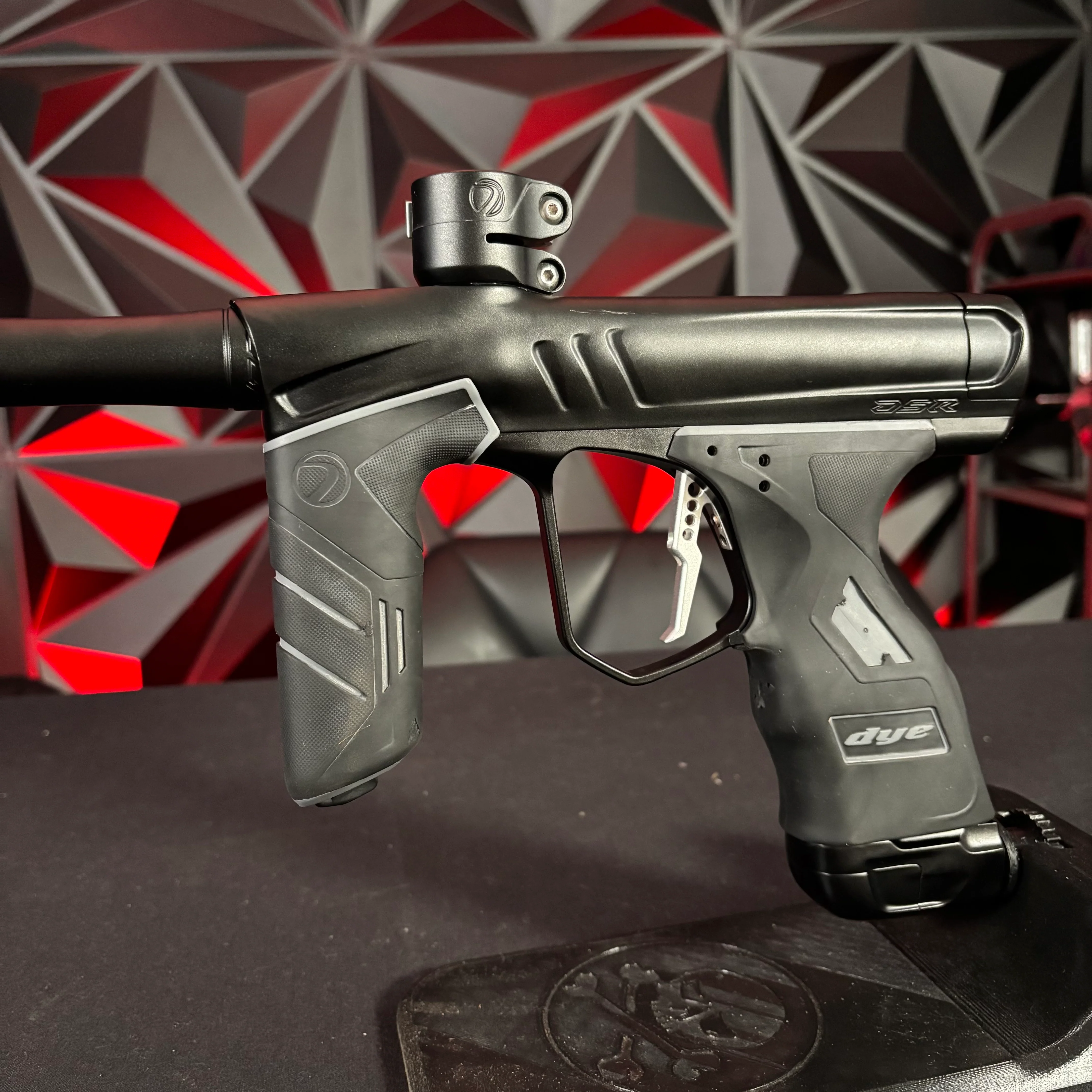 Used Dye DSR+ Paintball Gun - Black w/ IM Pro Kit & Slaps ASA - Image 5