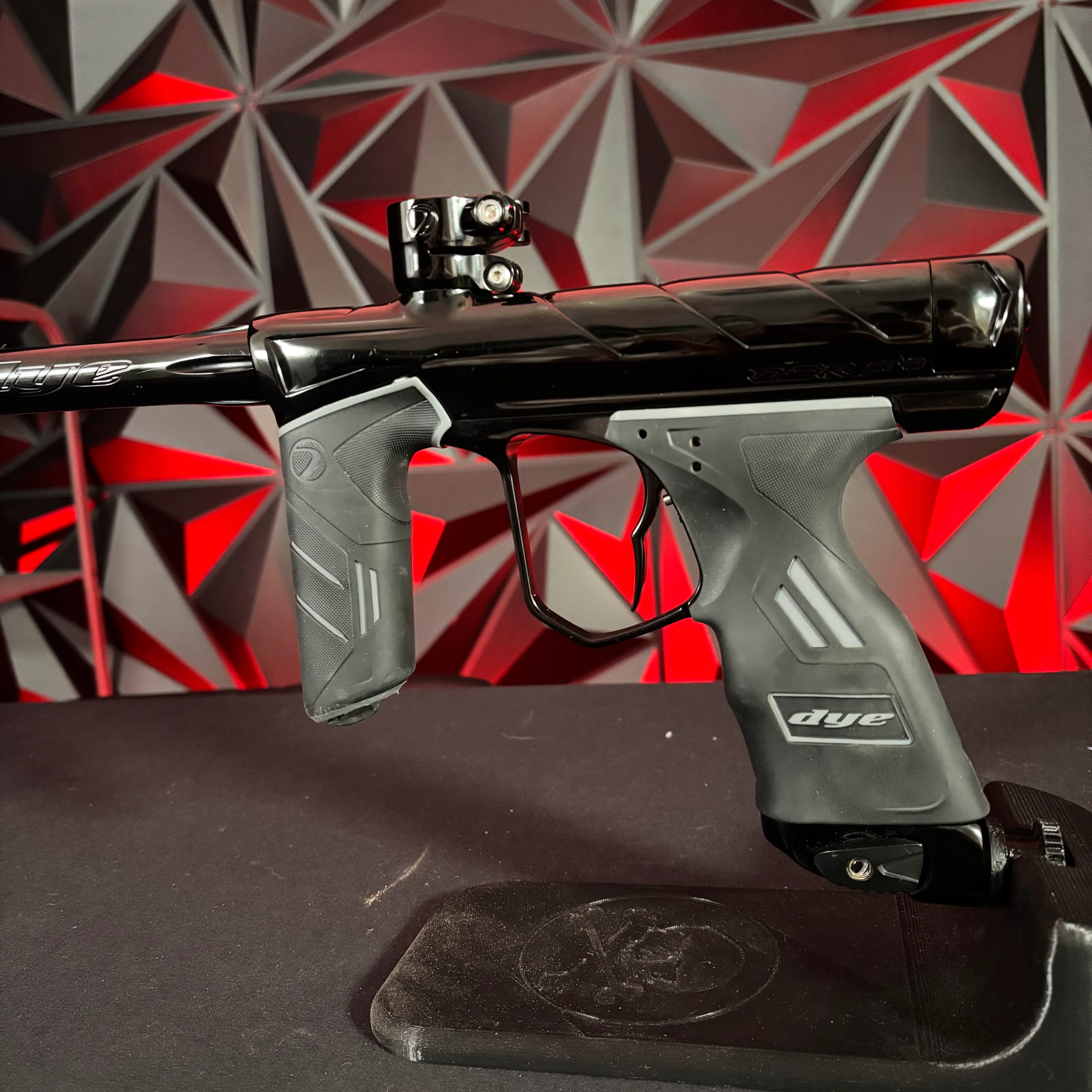 Used Dye DSR Pro Paintball Marker - Black w/ Blood splatter barrel tip - Image 4